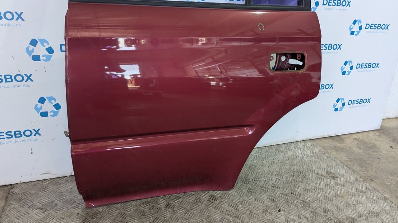 Recambio de PUERTA TRASERA IZQUIERDA para TOYOTA LAND CRUISER (J9) 1KZTE - ROJO 3