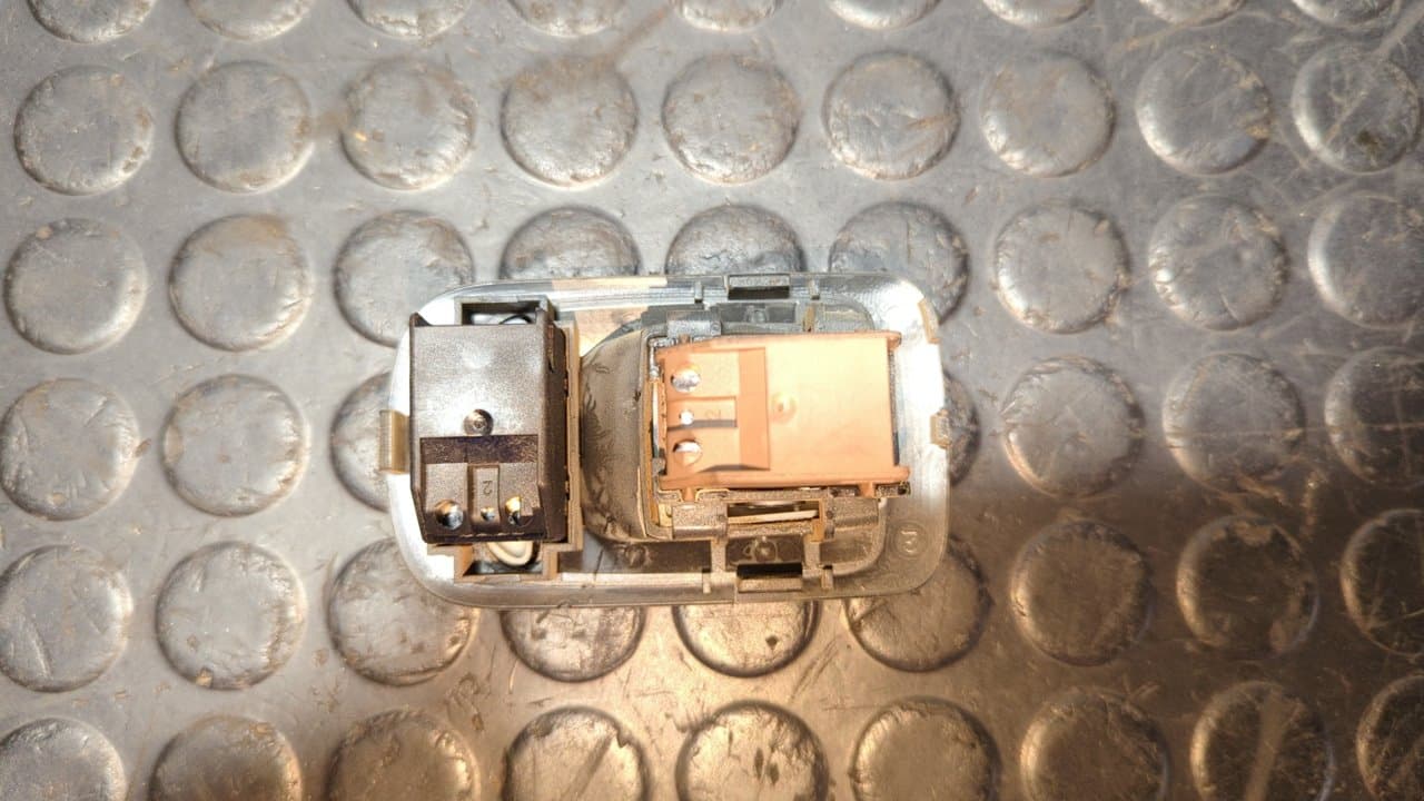 Recambio de MANDO ELEVALUNAS TRASERO IZQUIERDO para PORSCHE CAYENNE (TYP 9PA) Básico BFD referencia OEM IAM 7L5959851 - BLANCO 2