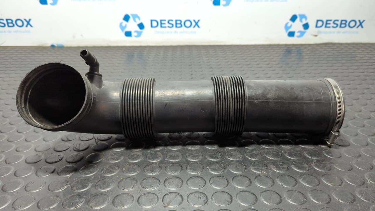 Recambio de TUBO para PORSCHE CAYENNE (TYP 9PA) Básico BFD referencia OEM IAM 7L5128684A - BLANCO