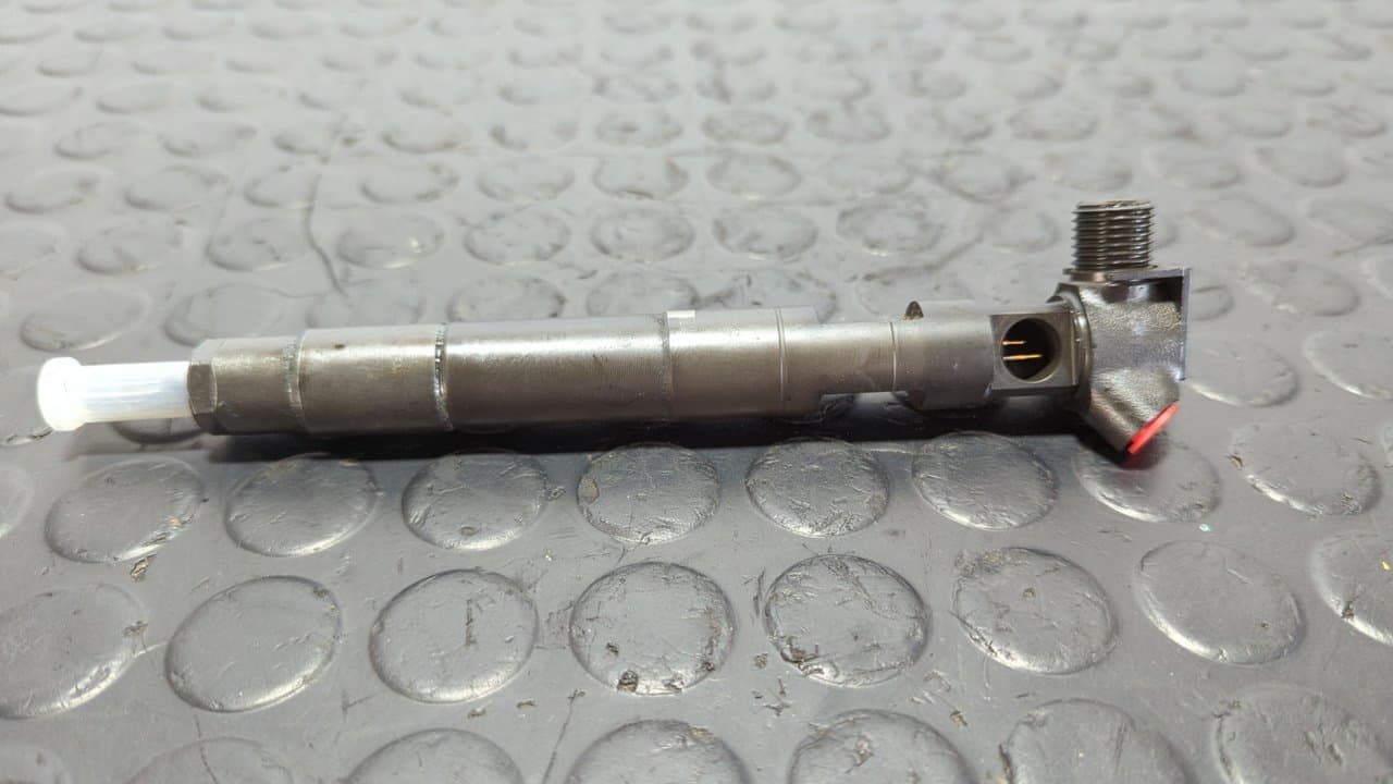 Recambio de INYECTOR para CHRYSLER JEEP COMPASS 651 925 ON referencia OEM IAM A6510704987 - GRIS