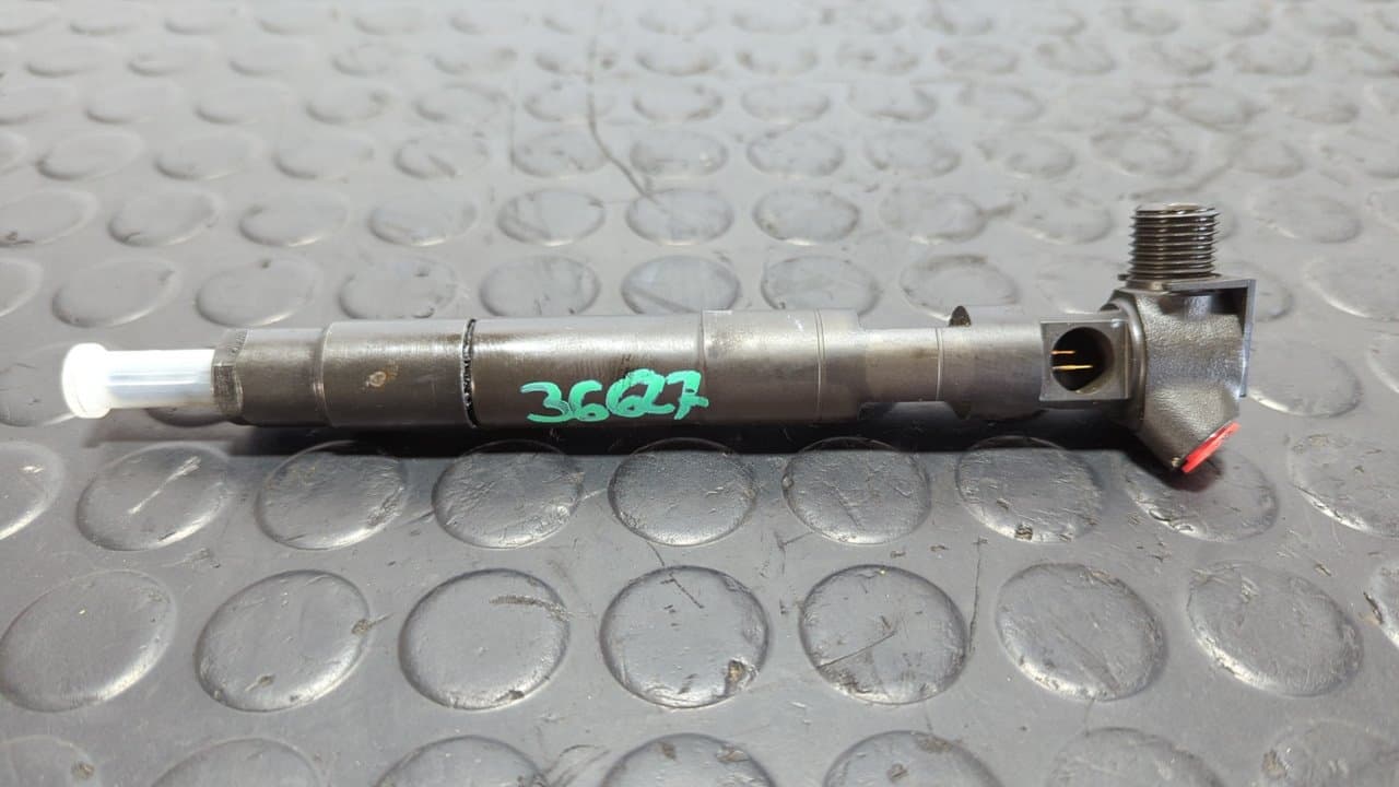 Recambio de INYECTOR para CHRYSLER JEEP COMPASS 2.2 CRD CAT 651 925 ON referencia OEM IAM A6510704987 - GRIS
