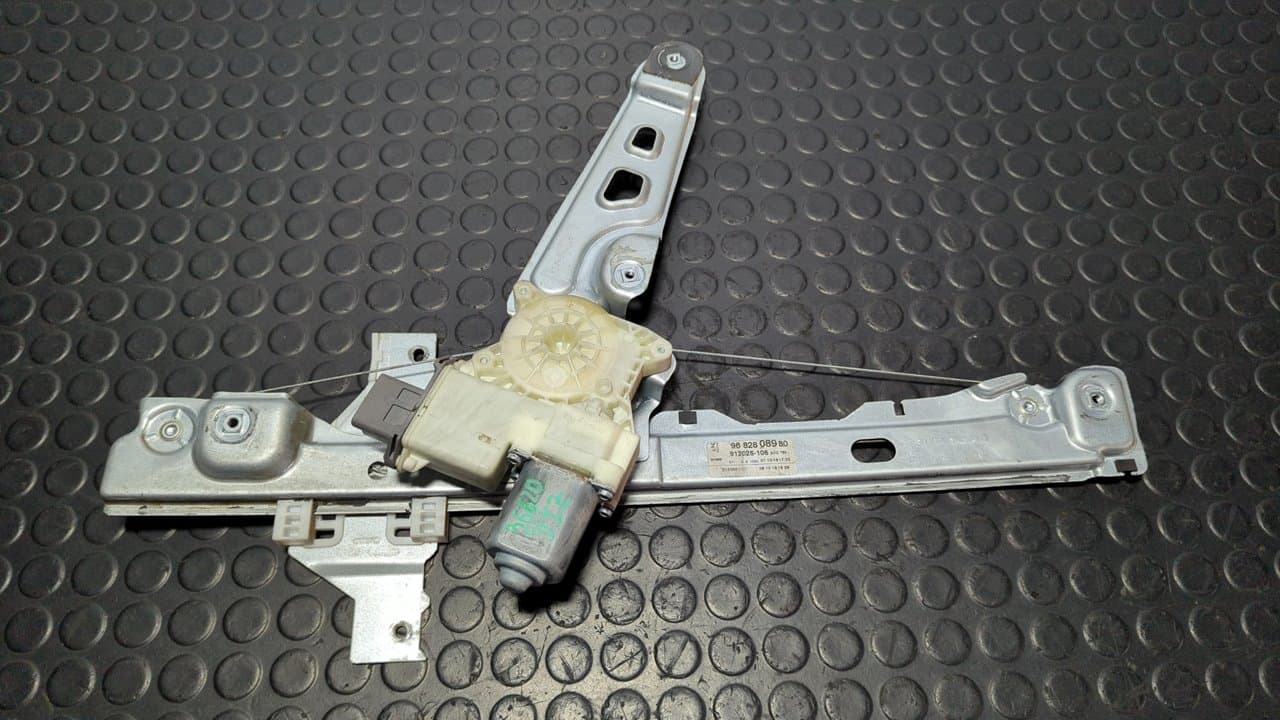Recambio de ELEVALUNAS DELANTERO IZQUIERDO para PEUGEOT 5008 1.2 12V e-THP / PureTech HNY referencia OEM IAM 9682808980 - NEGRO