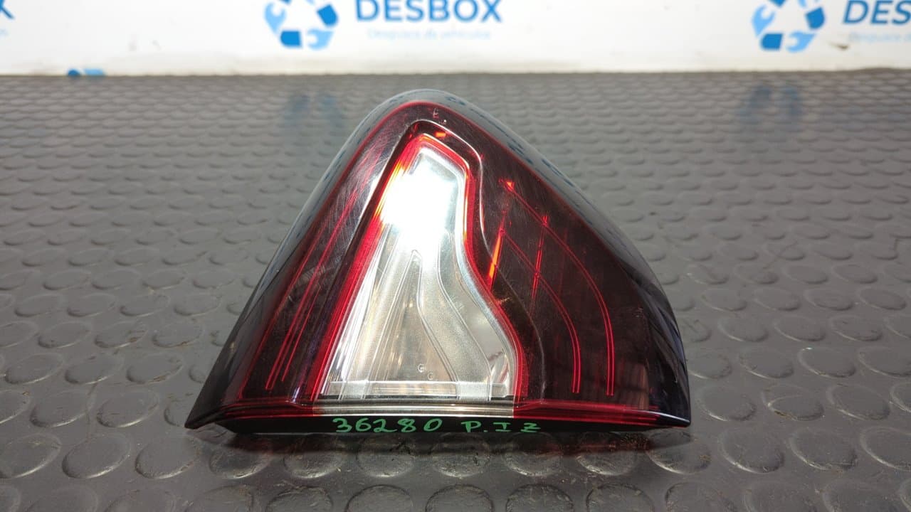 Recambio de PILOTO PORTON IZQUIERDO para RENAULT CAPTUR Dynamique H4B400 referencia OEM IAM 265555726R - BLANCO