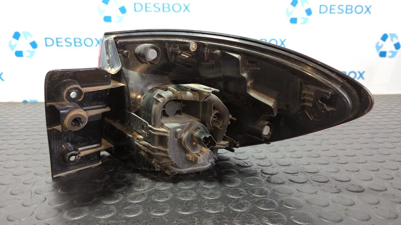 Recambio de PILOTO TRASERO IZQUIERDO para RENAULT CAPTUR Dynamique H4B400 referencia OEM IAM 265557849RB - BLANCO 3