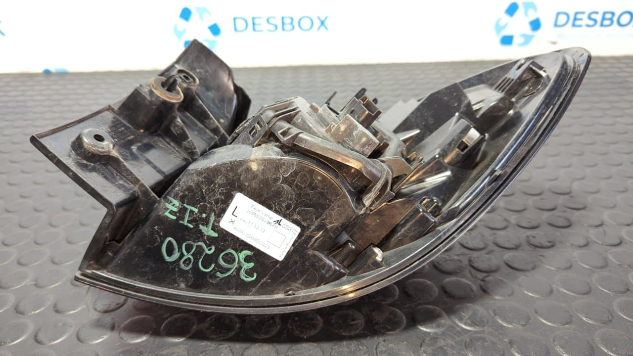 Recambio de PILOTO TRASERO IZQUIERDO para RENAULT CAPTUR Dynamique H4B400 referencia OEM IAM 265557849RB - BLANCO 2
