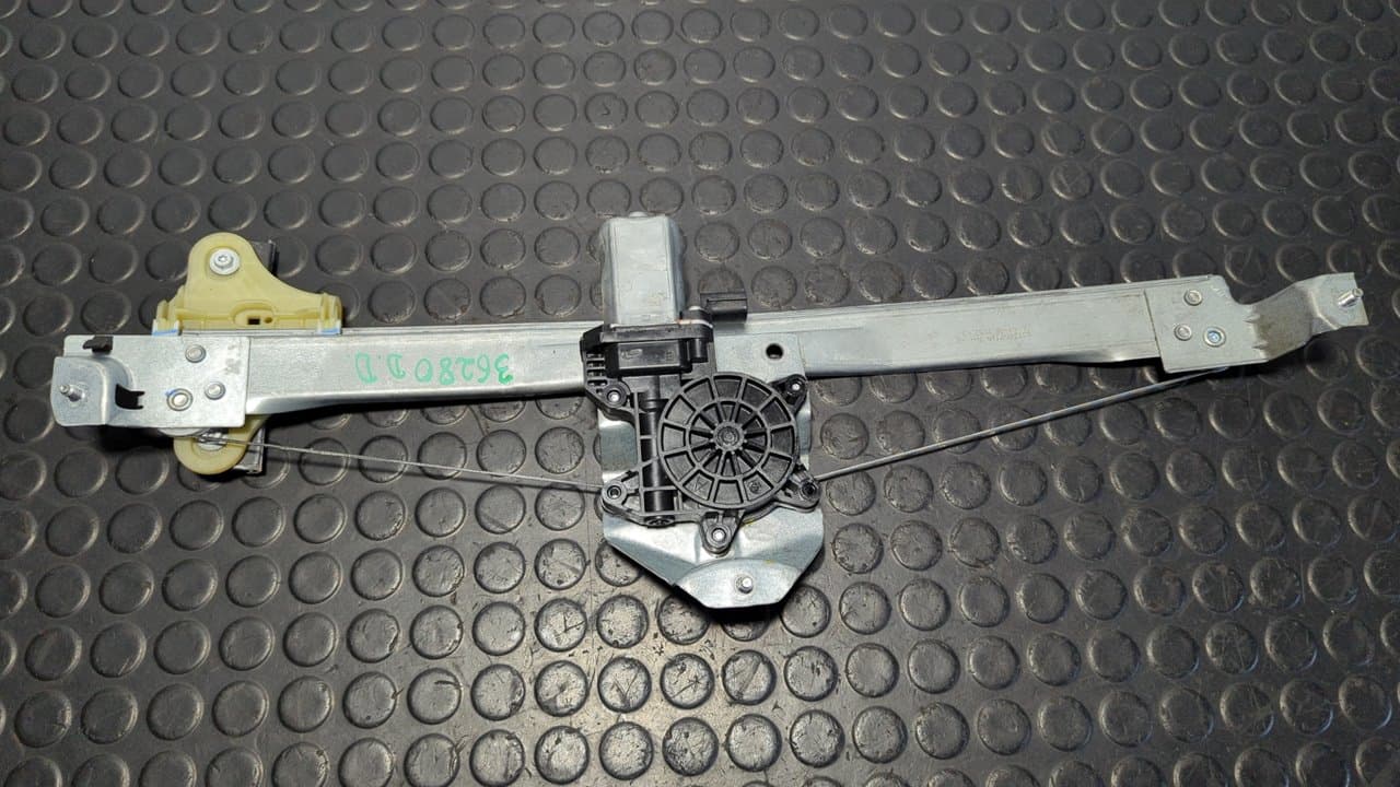 Recambio de ELEVALUNAS DELANTERO DERECHO para RENAULT CAPTUR Dynamique H4B400 referencia OEM IAM 807200713R - BLANCO
