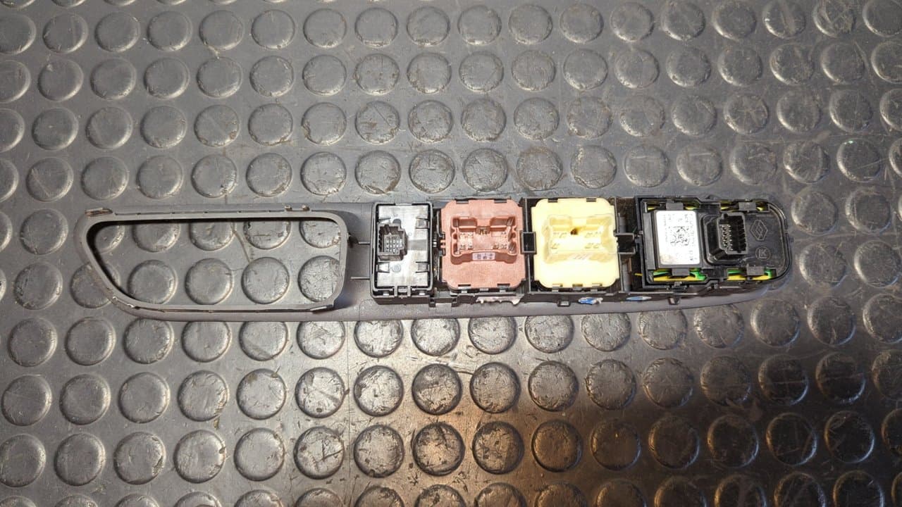 Recambio de MANDO ELEVALUNAS DELANTERO IZQUIERDO para RENAULT CAPTUR Dynamique H4B400 referencia OEM IAM 254118722R - BLANCO 5
