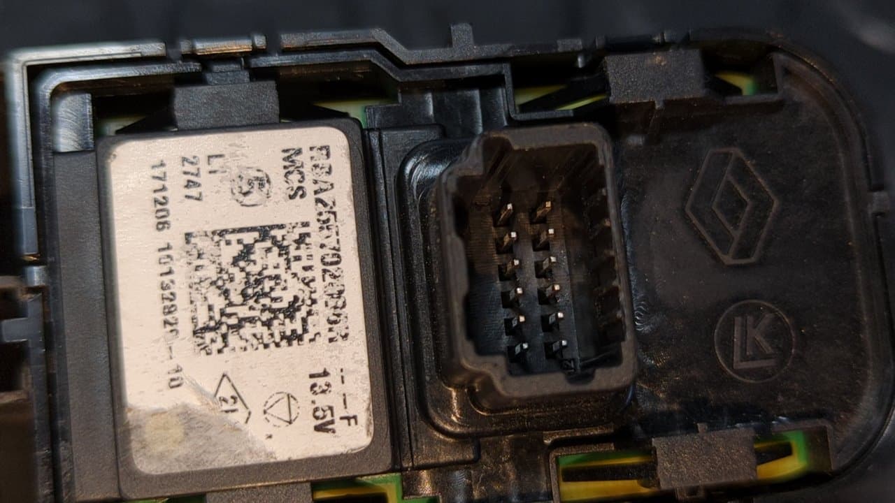 Recambio de MANDO ELEVALUNAS DELANTERO IZQUIERDO para RENAULT CAPTUR Dynamique H4B400 referencia OEM IAM 254118722R - BLANCO 4