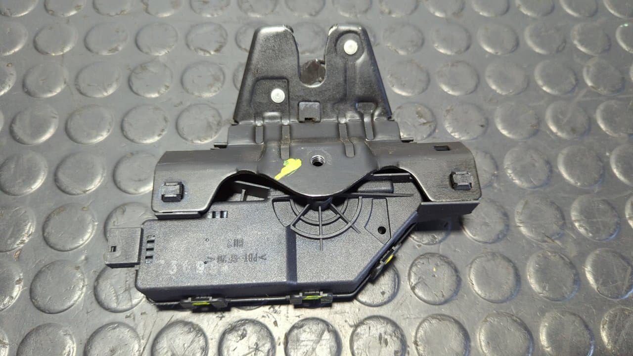 Recambio de CERRADURA MALETERO / PORTON para BMW SERIE 1 BERLINA (E81/E87) referencia OEM IAM 8196401 5