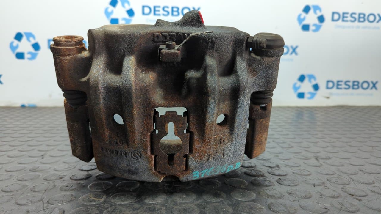 Recambio de PINZA DE FRENO DELANTERA DERECHA para IVECO DAILY COMBI 2.3 Diesel CAT F1AE0481B referencia OEM IAM 2E24 - BLANCO