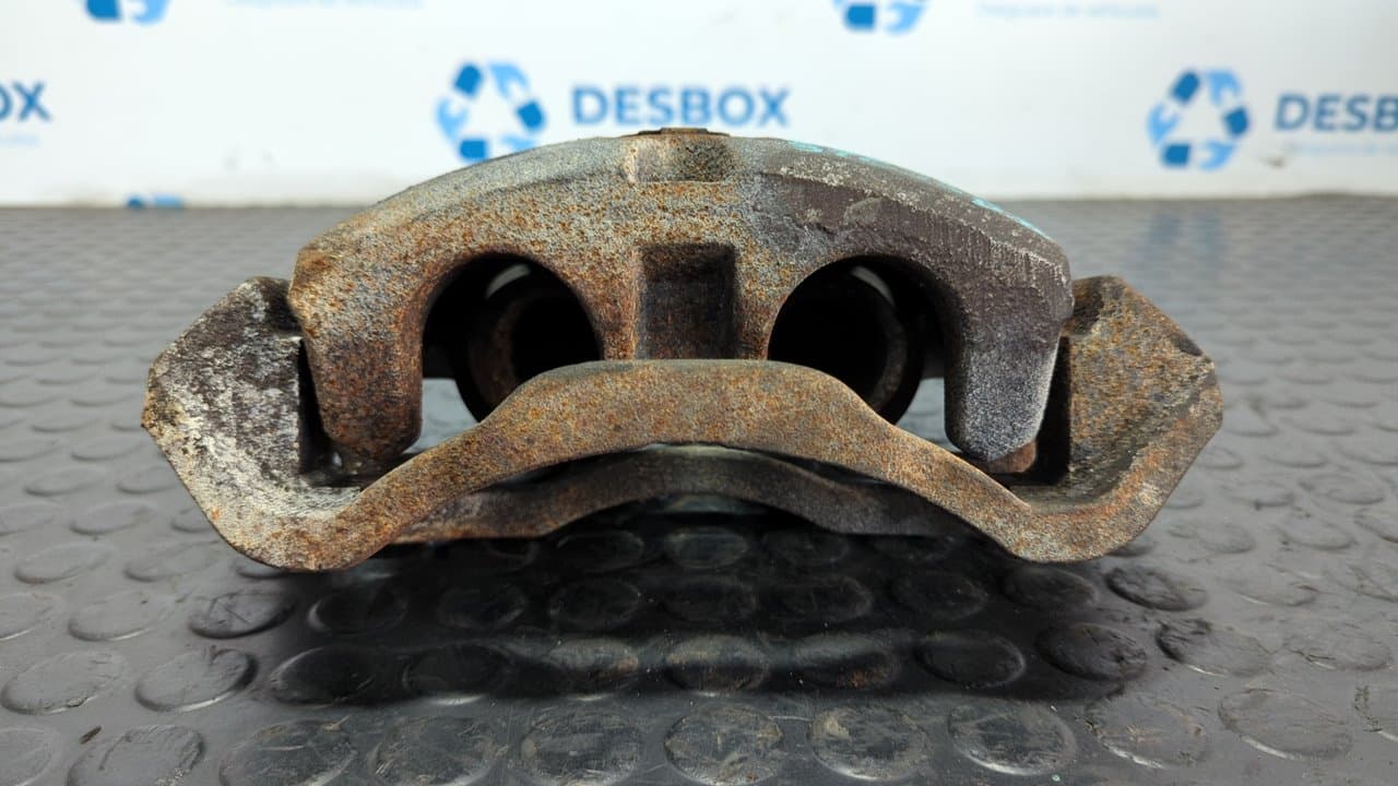 Recambio de PINZA DE FRENO DELANTERA DERECHA para IVECO DAILY COMBI 2.3 Diesel CAT F1AE0481B referencia OEM IAM 2E24 - BLANCO 3