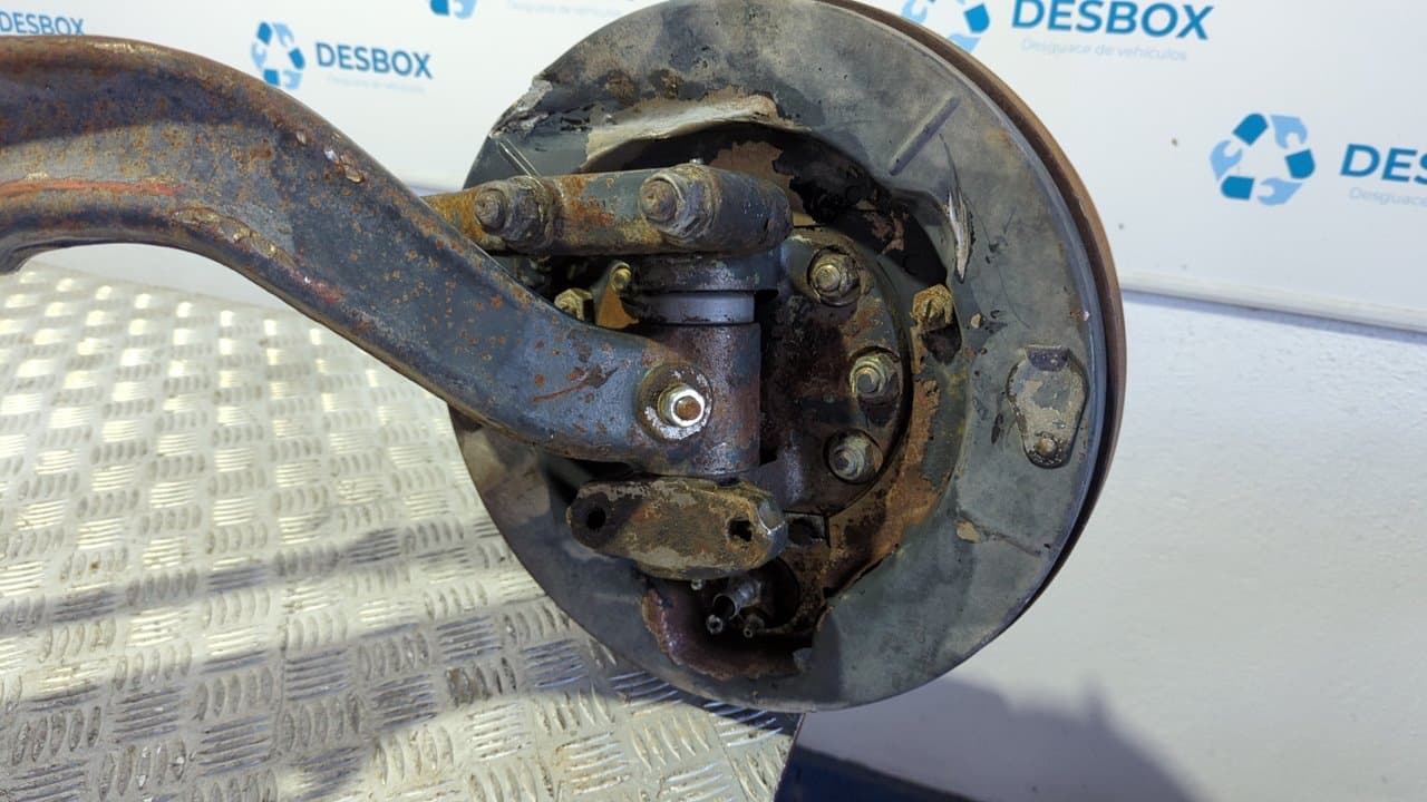 Recambio de PUENTE DELANTERO para NISSAN L80 B660 B660 referencia OEM IAM 04300290 - BLANCO 4