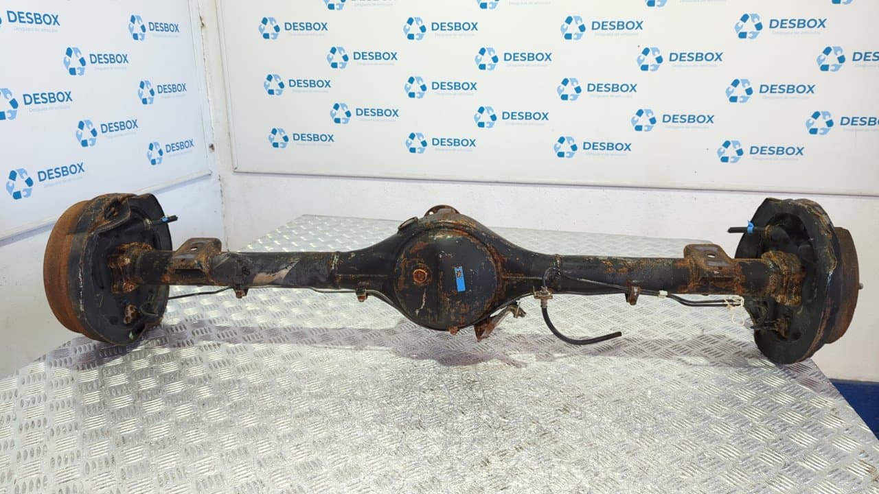 Recambio de PUENTE TRASERO para MITSUBISHI L 300 (P00) Caja cerr.  largo, Techo elev. 4D56 referencia OEM IAM 109E - BLANCO 3