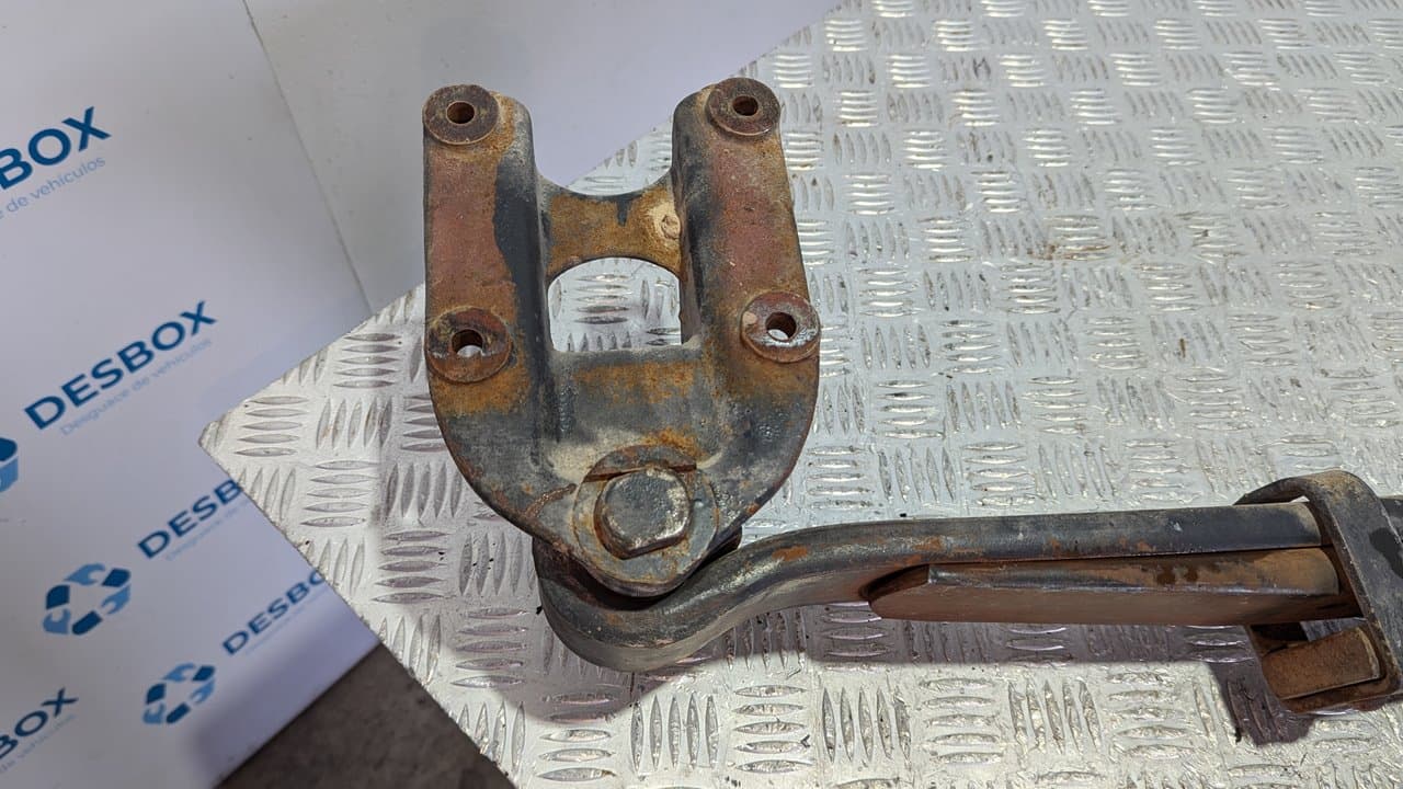 Recambio de BALLESTA TRASERA para NISSAN L80 B660 B660 referencia OEM IAM 142004021 - BLANCO 3
