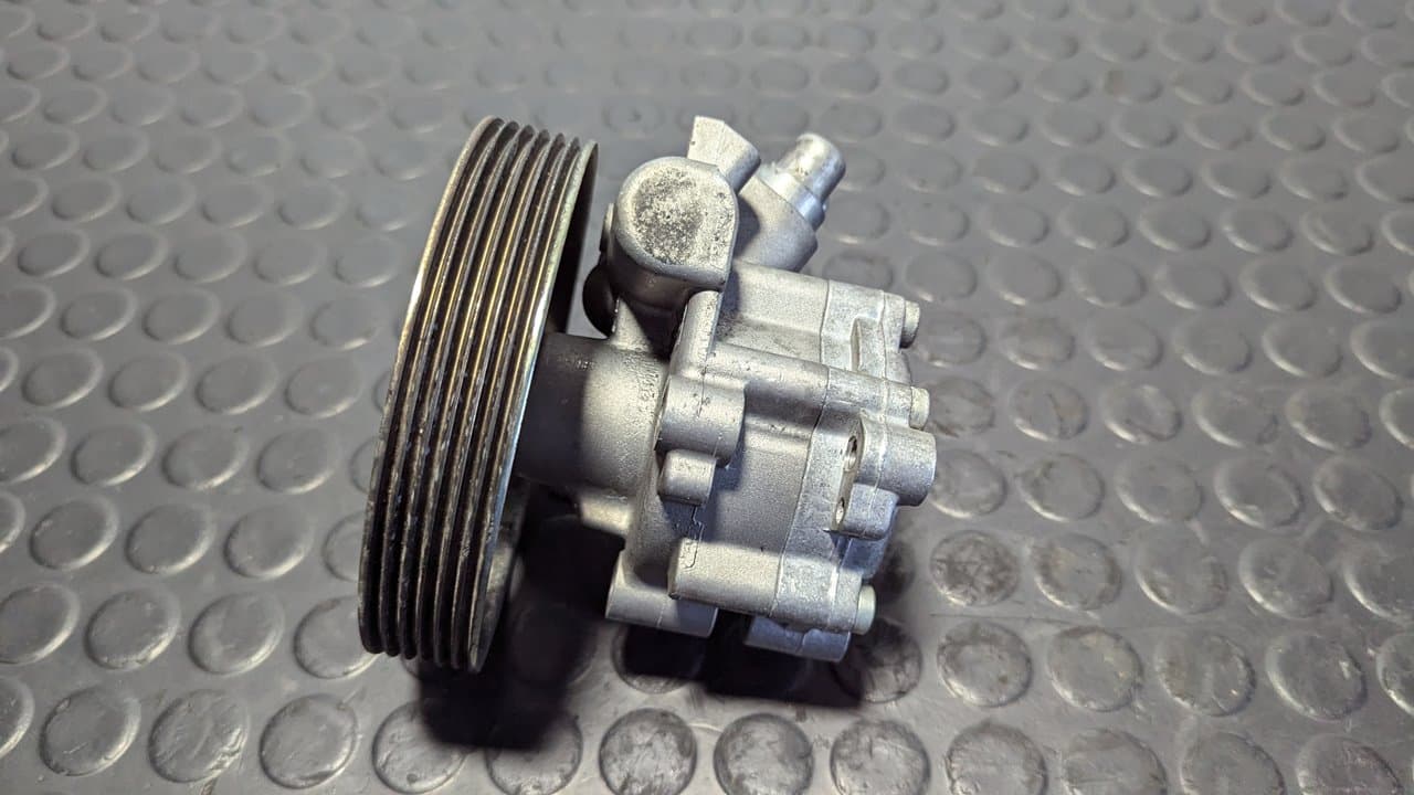 Recambio de BOMBA DIRECCION para PEUGEOT 406 BERLINA (S1/S2) RHZ        referencia OEM IAM 9640830580 - GRIS 2