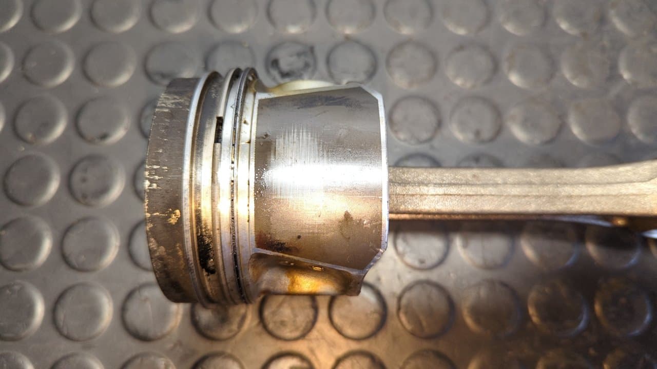 Recambio de PISTON para SKODA OCTAVIA BERLINA (1Z3) Active Plus CLH referencia OEM IAM 79L121 - NEGRO 2