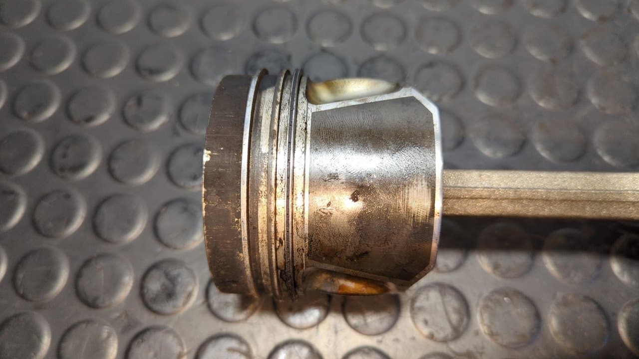 Recambio de PISTON para SKODA OCTAVIA BERLINA (1Z3) Active Plus CLH referencia OEM IAM 79L121 - NEGRO 2