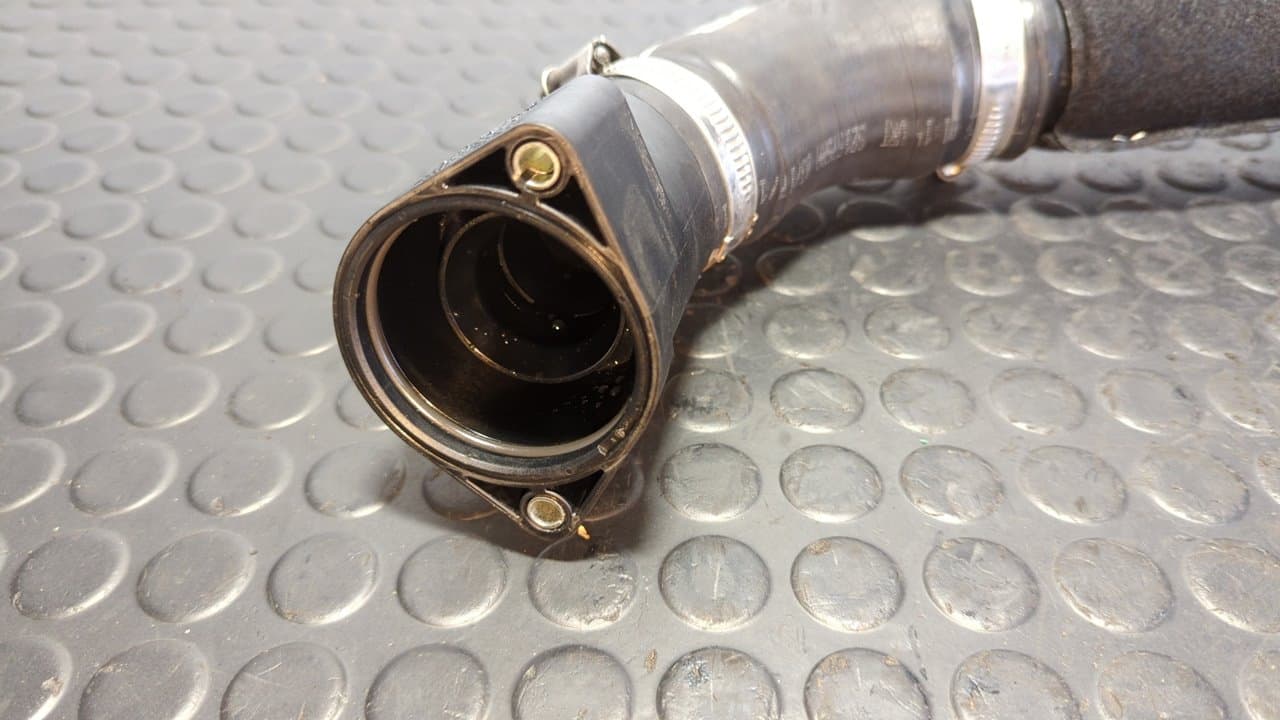 Recambio de TUBO para SKODA OCTAVIA BERLINA (1Z3) Active Plus CLH referencia OEM IAM 04L131111T - NEGRO 2