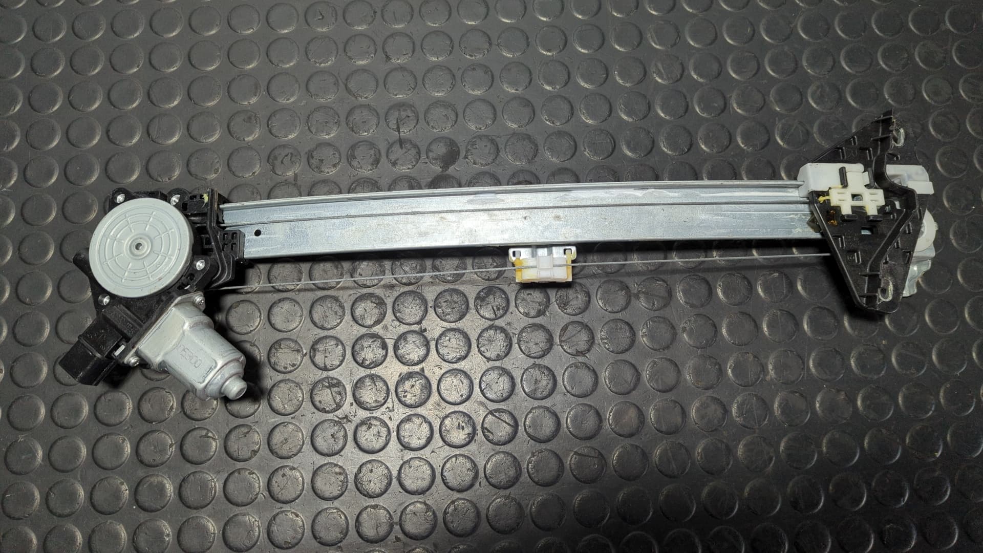 Recambio de ELEVALUNAS TRASERO DERECHO para HONDA CIVIC BERLINA (FN) referencia OEM IAM 24GC6