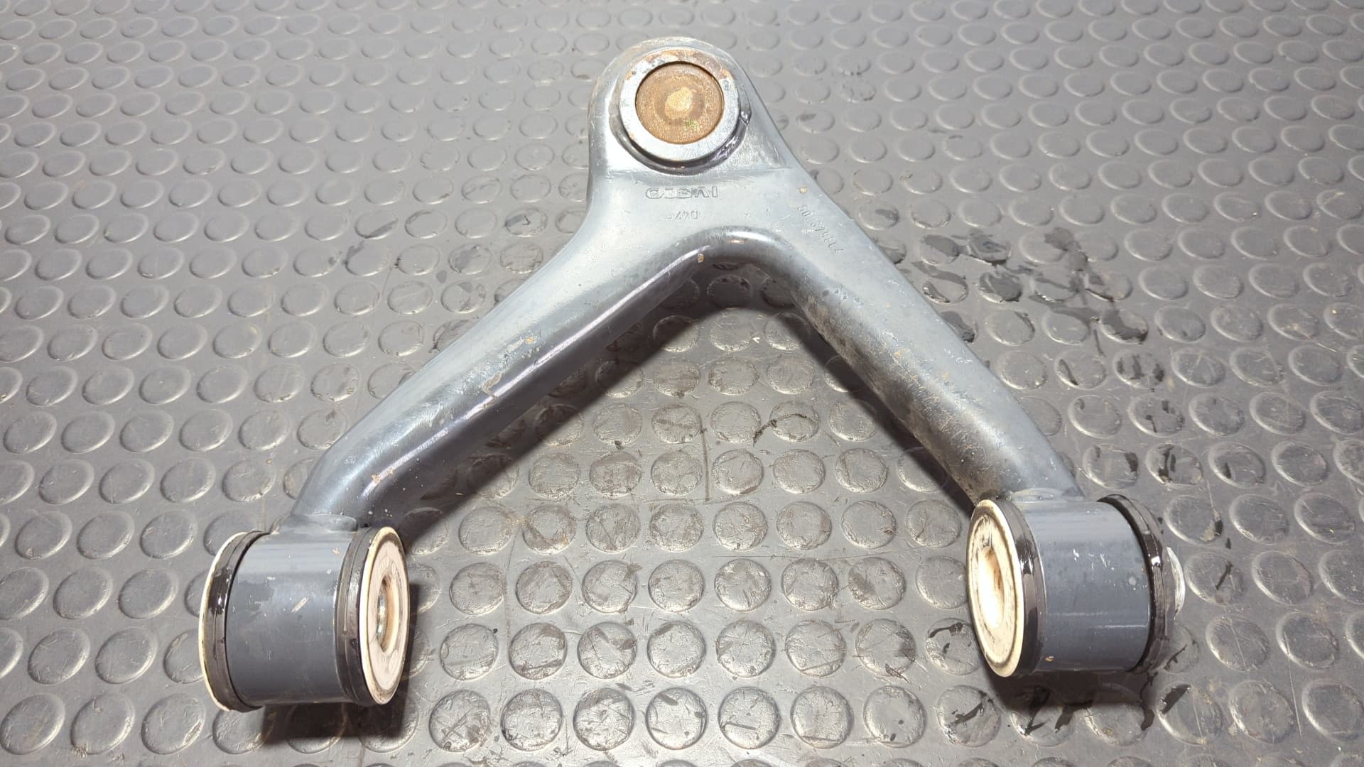 Recambio de BRAZO IZQUIERDO SUPERIOR DELANTERO para IVECO DAILY CAJA CERRADA (2006 =>) Caja cerrada 35S... batalla 3000L F1AE0481G*A referencia OEM IAM 500379804 - BLANCO 7