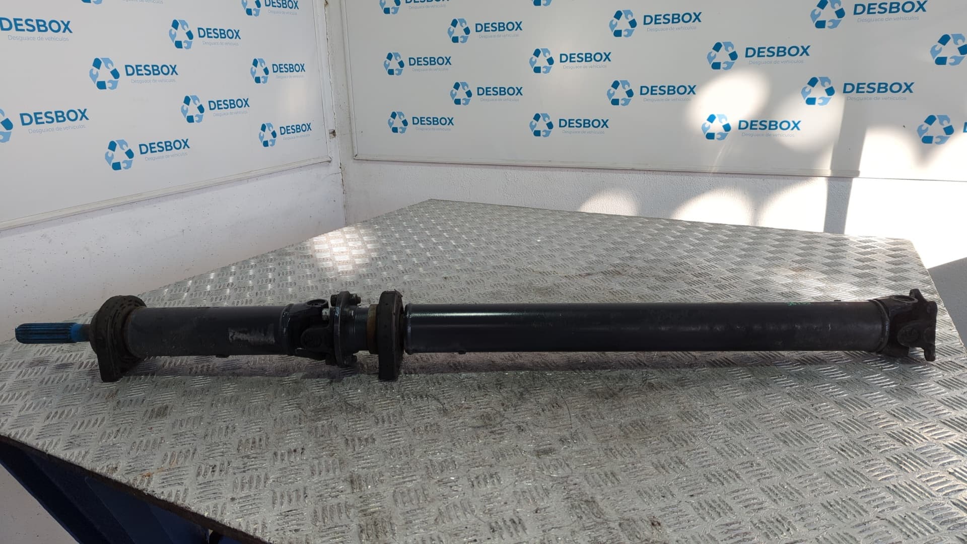Recambio de TRANSMISION CENTRAL para IVECO DAILY CAJA CERRADA (2006 =>) Caja cerrada 35S... batalla 3000L F1AE0481G*A referencia OEM IAM 2131933 - BLANCO