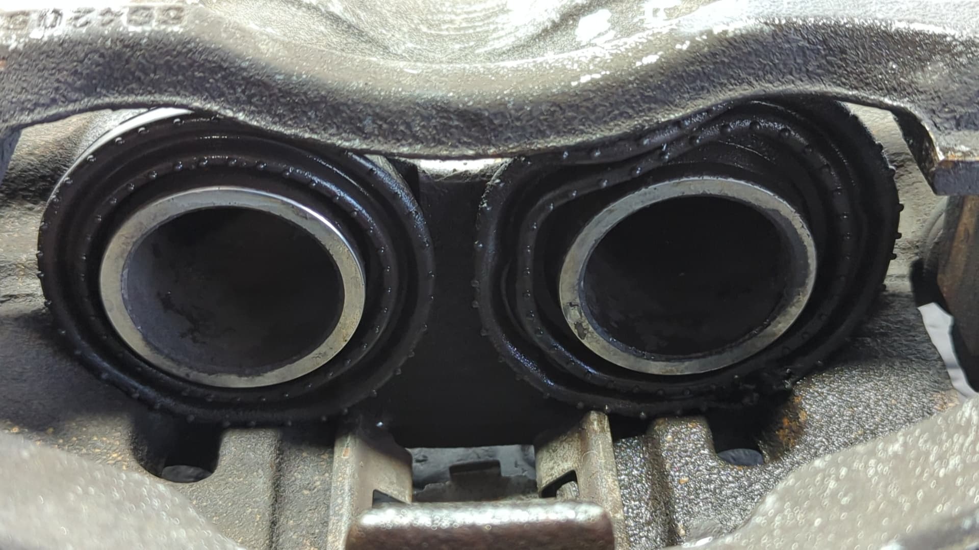 Recambio de PINZA DE FRENO TRASERA IZQUIERDA para RENAULT MAXITY FgDk 150.35/45 ZD30 referencia OEM IAM 777652 - BLACNO 4