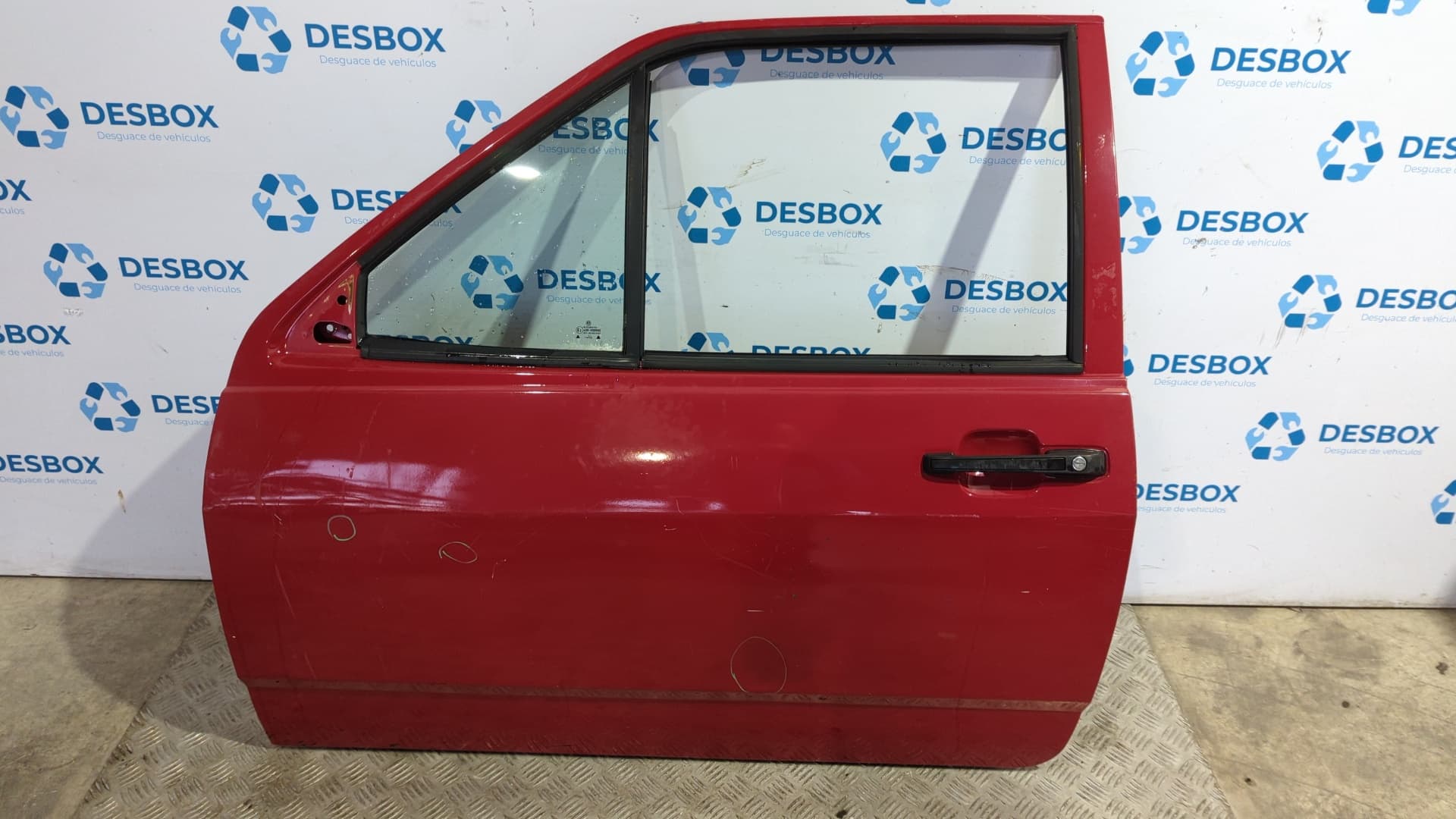 Recambio de PUERTA DELANTERA IZQUIERDA para VOLKSWAGEN POLO (801/803) Boulevard Berlina AAU - ROJO