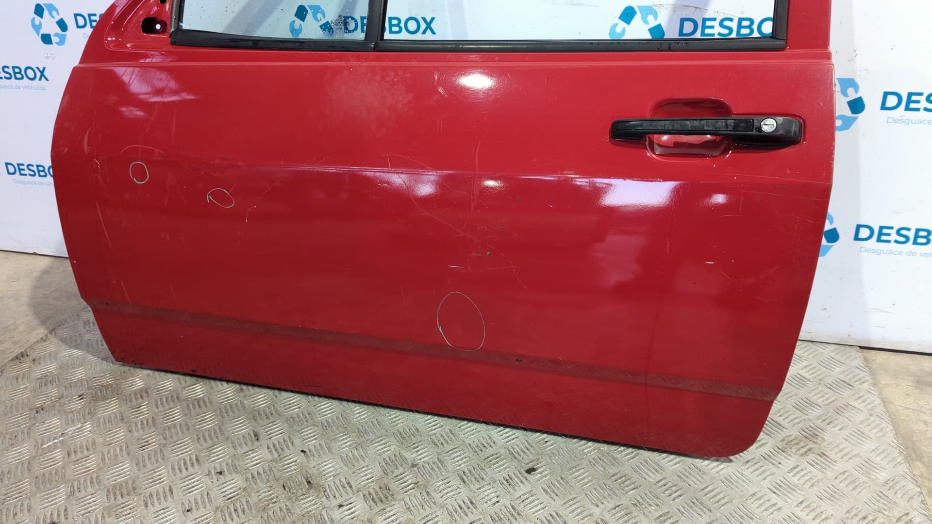 Recambio de PUERTA DELANTERA IZQUIERDA para VOLKSWAGEN POLO (801/803) Boulevard Berlina AAU - ROJO 2