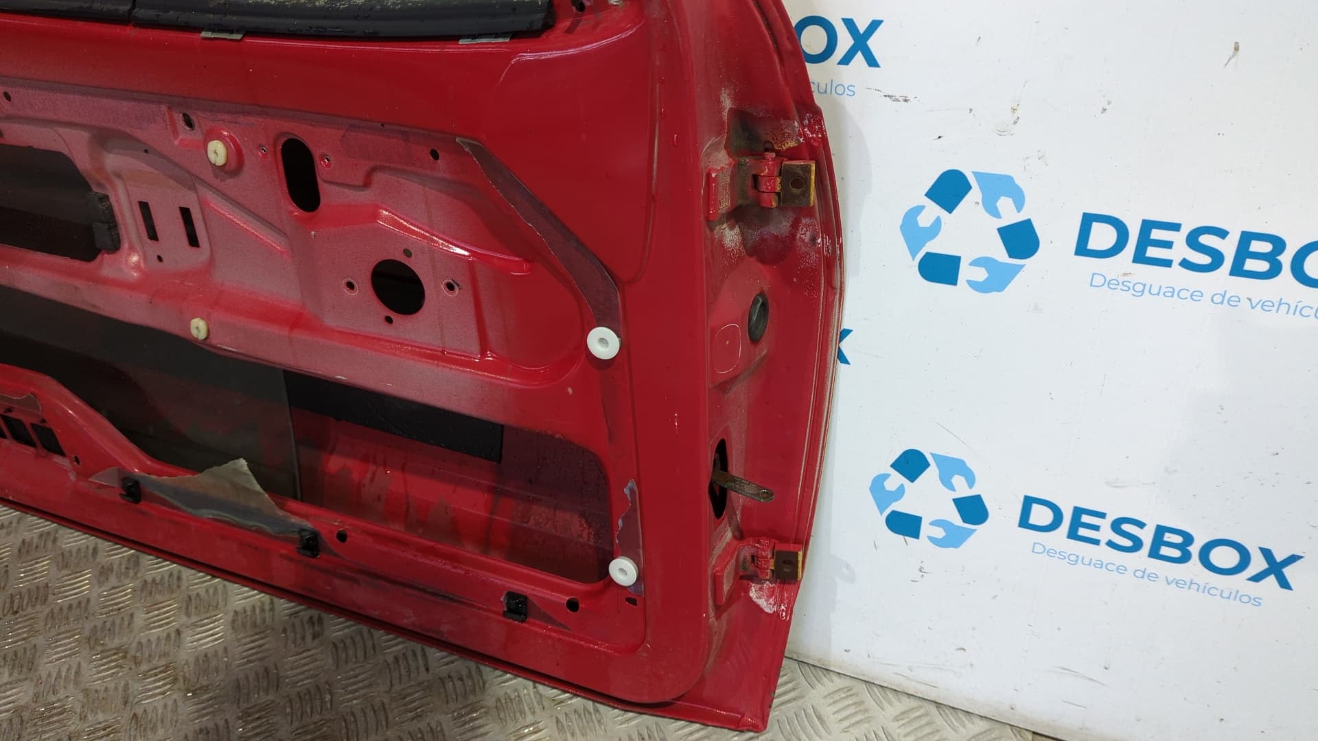 Recambio de PUERTA DELANTERA IZQUIERDA para VOLKSWAGEN POLO (801/803) Boulevard Berlina AAU - ROJO 3