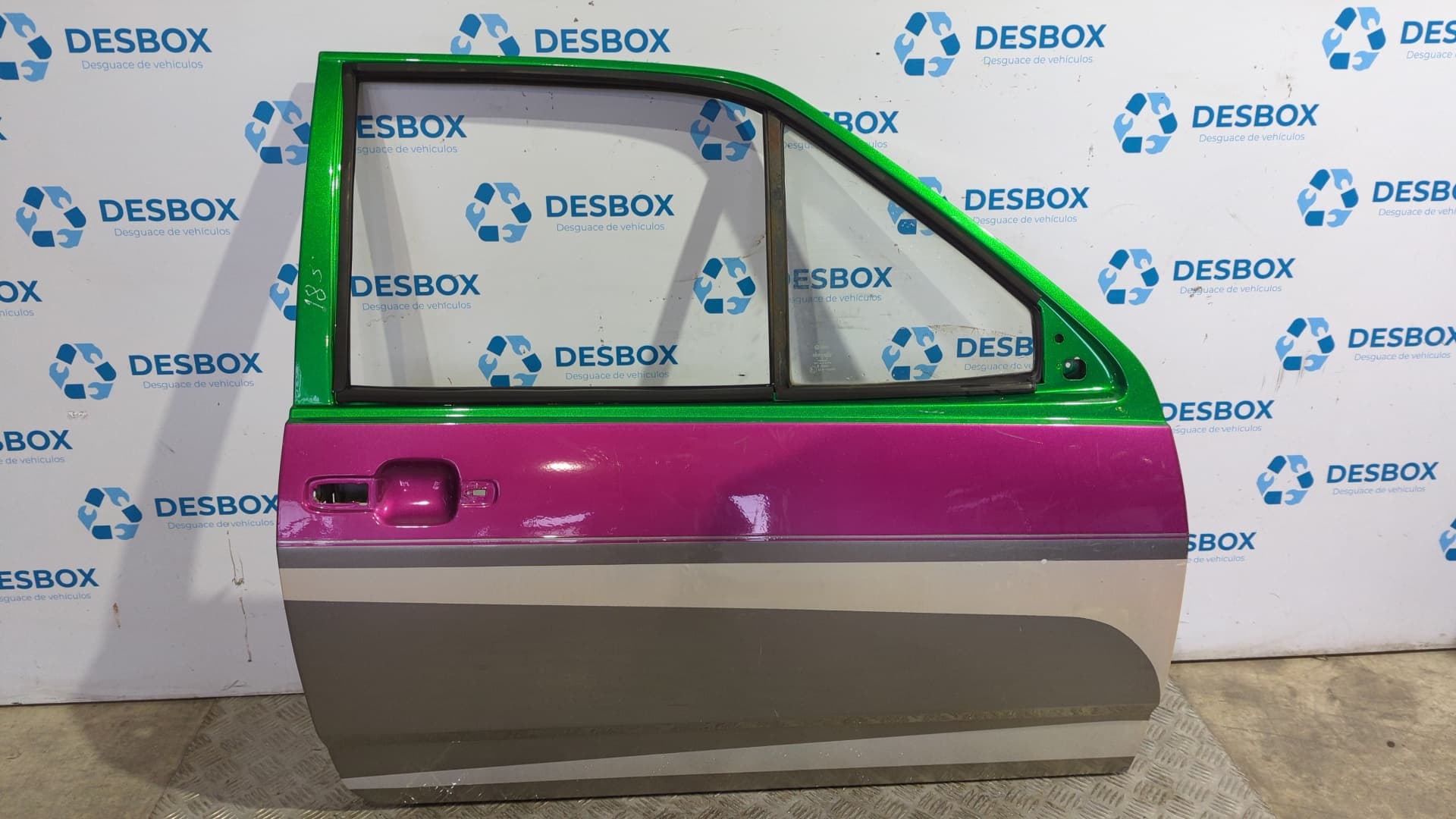 Recambio de PUERTA DELANTERA DERECHA para VOLKSWAGEN POLO (867/871/873) Básico / C Berlina GL referencia OEM IAM    - VERDE