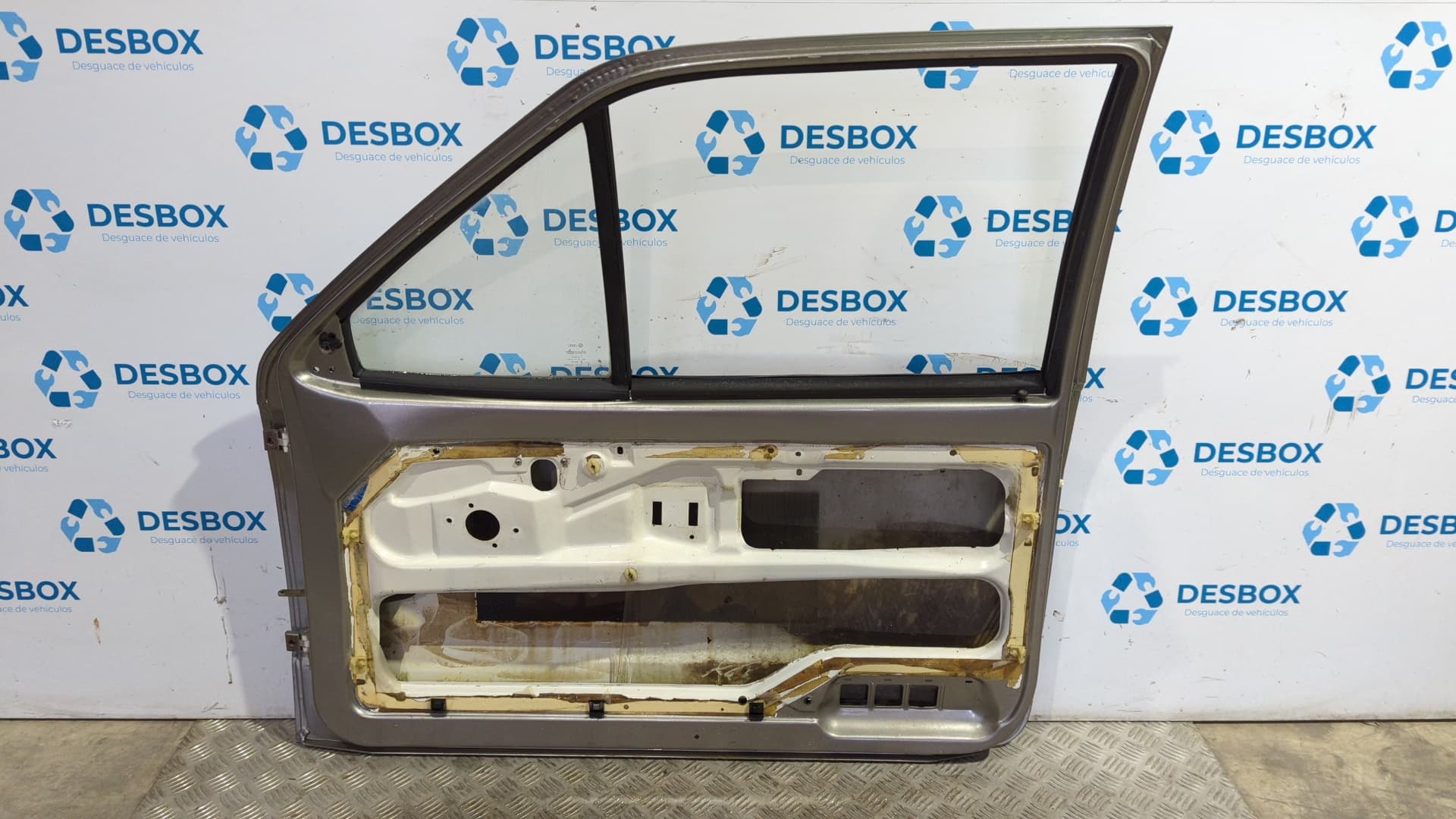 Recambio de PUERTA DELANTERA DERECHA para VOLKSWAGEN POLO (867/871/873) Básico / C Berlina GL referencia OEM IAM    - VERDE 4
