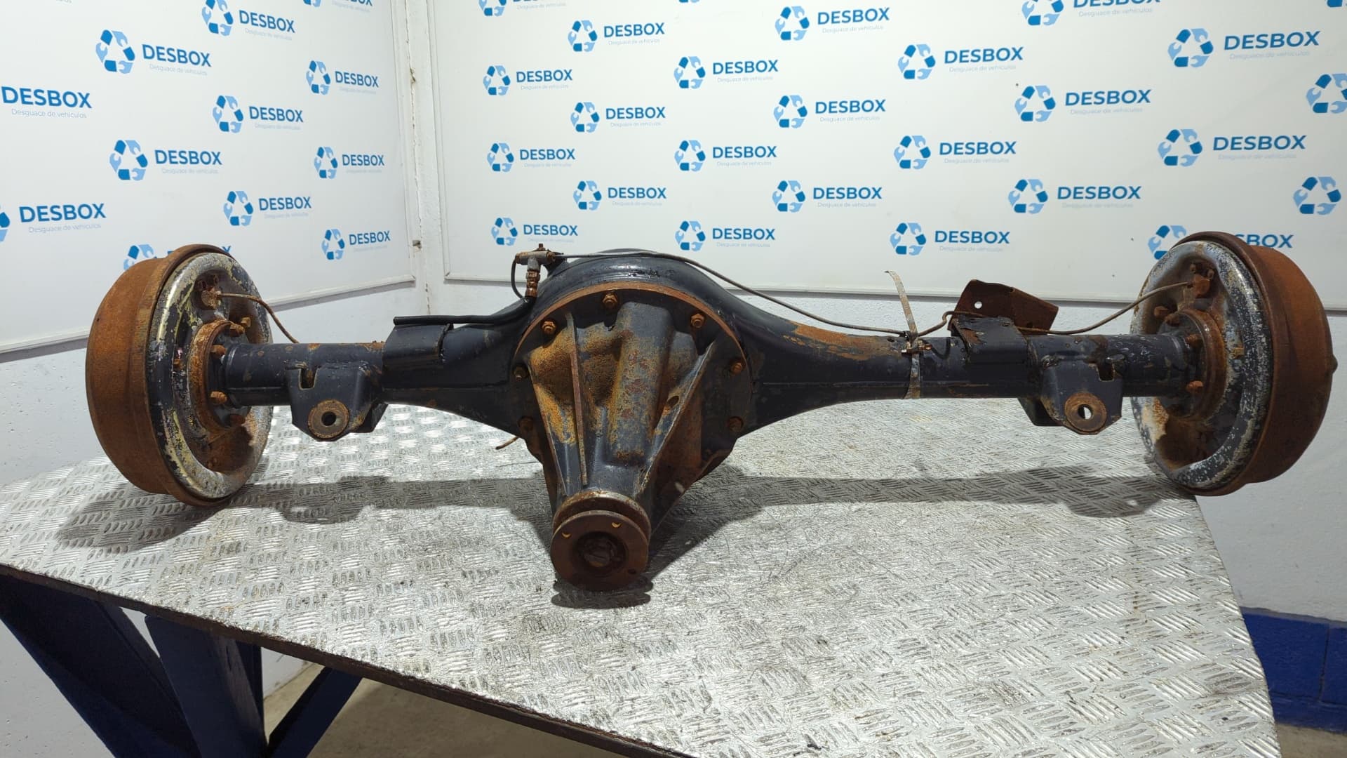 Recambio de PUENTE TRASERO para LAND ROVER SANTANA 2.3D referencia OEM IAM 714041