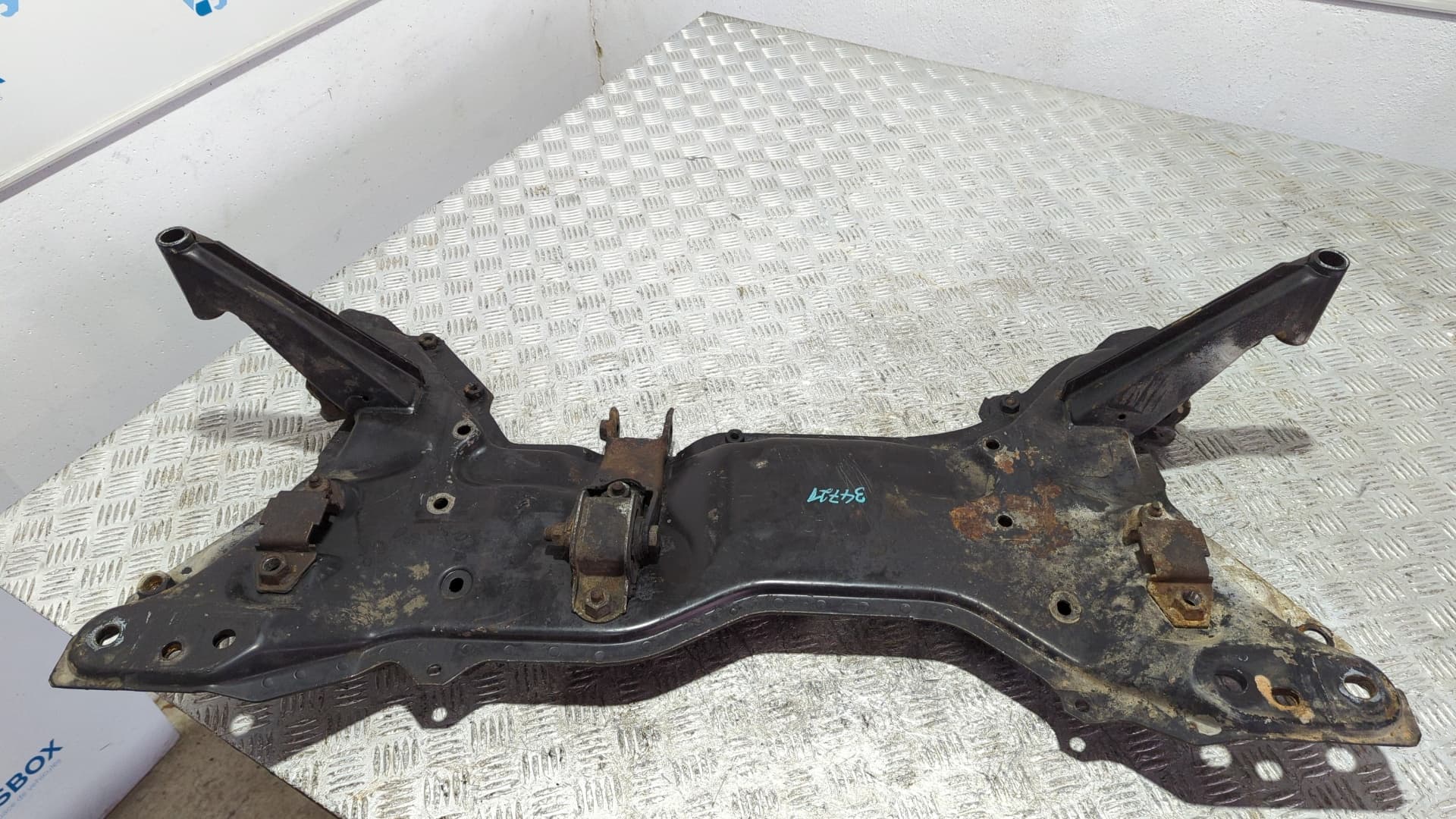 Recambio de PUENTE DELANTERO para PEUGEOT BOXER CAJA CERR. ACRISTALADO (RS3200)(230)(->'02) 1400  D T9A referencia OEM IAM 16651 - BLANCO