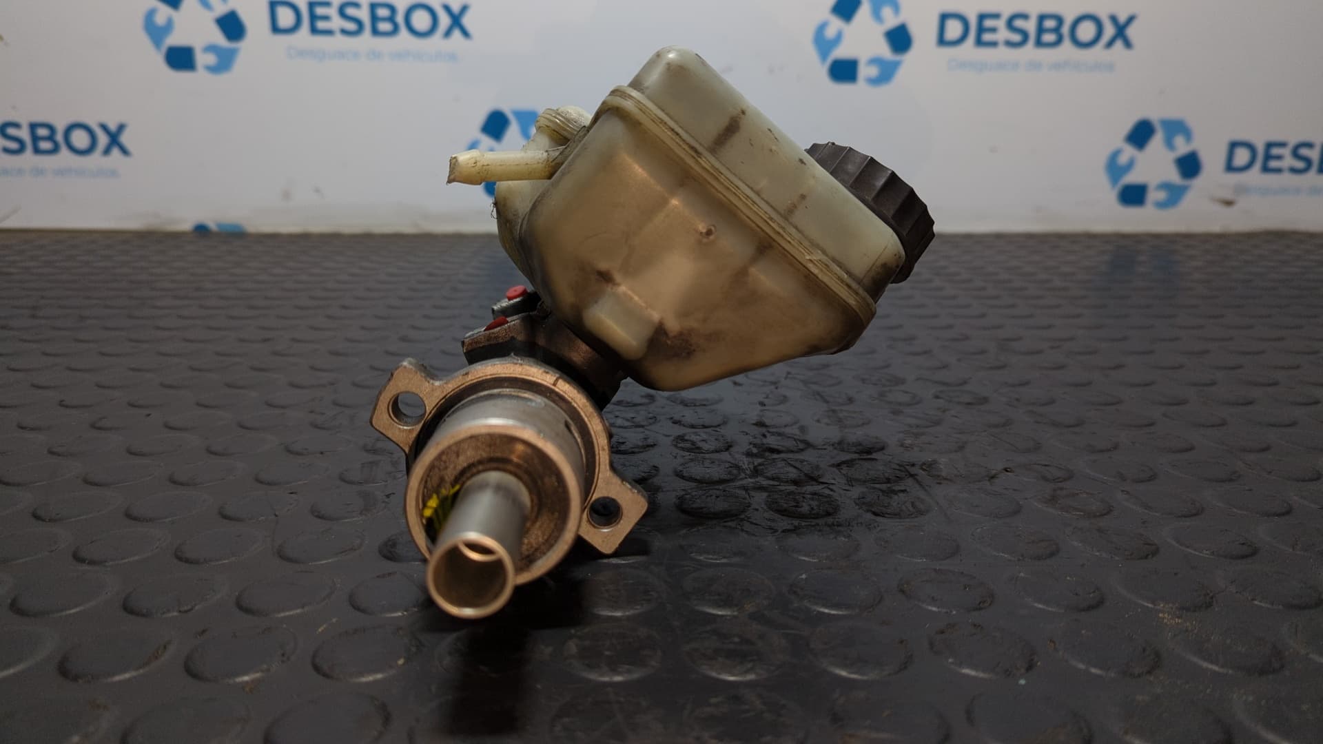 Recambio de BOMBA FRENO para FORD MONDEO BERLINA (GE) Ambiente Plus QJBB referencia OEM IAM 2S712422AA - GRIS