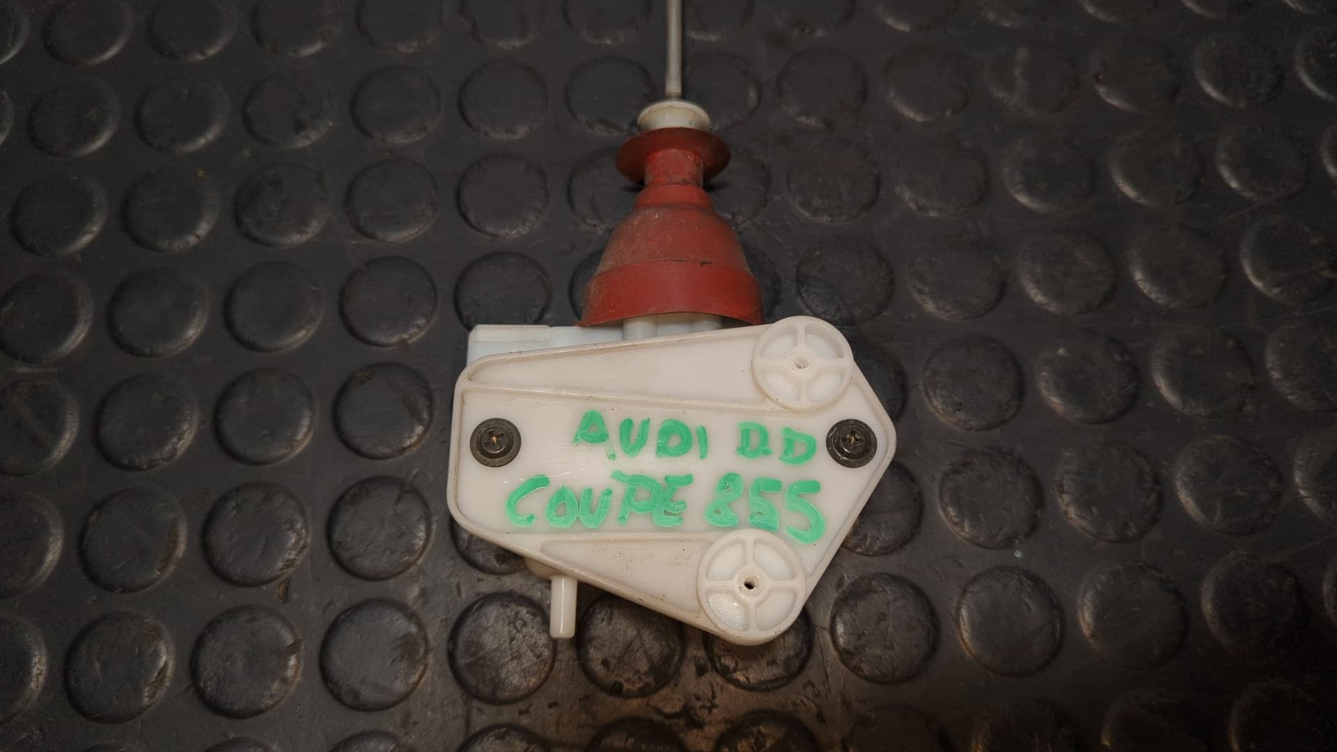 Recambio de MOTOR CIERRE CENTRALIZADO DELANTERO DERECHO para AUDI COUPE (8B3) referencia OEM IAM 893862153 2