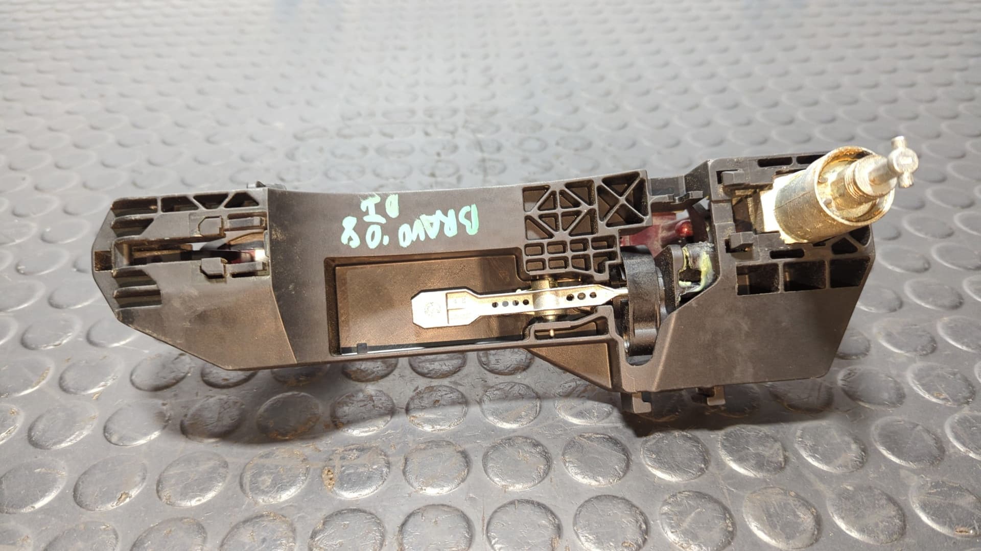 Recambio de MANETA DELANTERA IZQUIERDA para FIAT BRAVO (198) referencia OEM IAM 242567 3