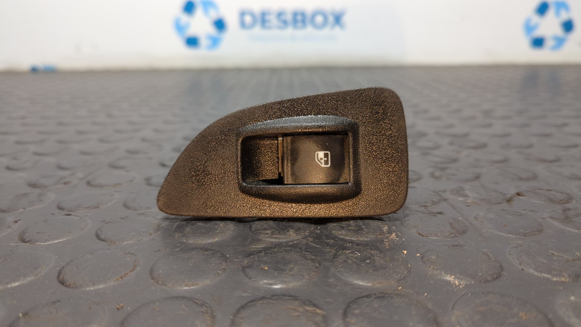 Recambio de MANDO ELEVALUNAS TRASERO DERECHO para FIAT BRAVO (198) referencia OEM IAM 735435120
