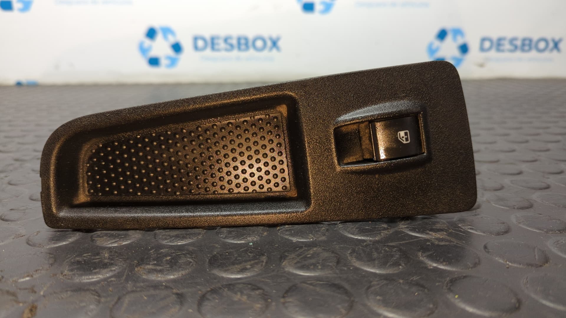 Recambio de MANDO ELEVALUNAS DELANTERO DERECHO para FIAT BRAVO (198) referencia OEM IAM 735434459