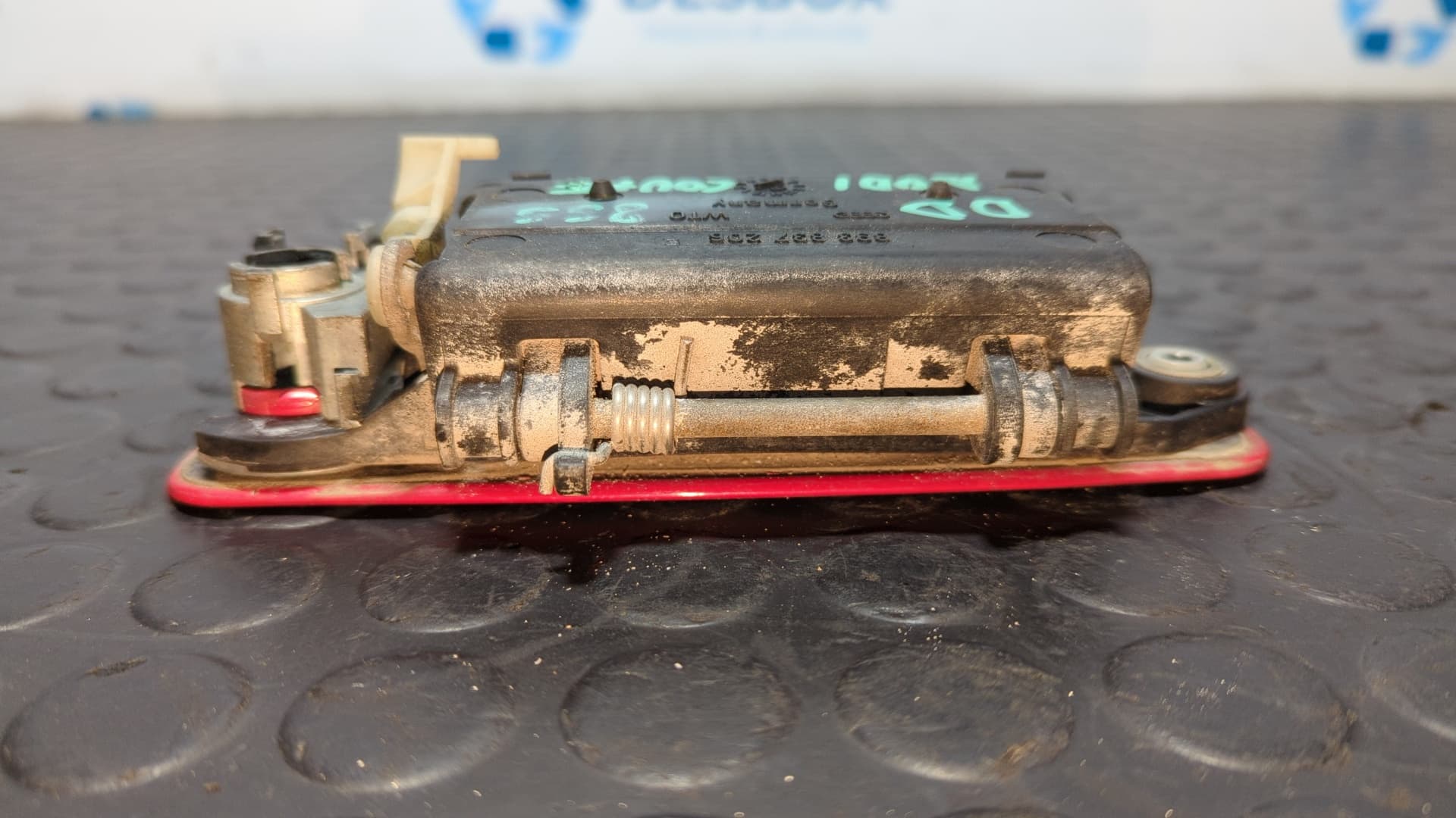 Recambio de MANETA DELANTERA DERECHA para AUDI COUPE (8B3) referencia OEM IAM 893837206 4