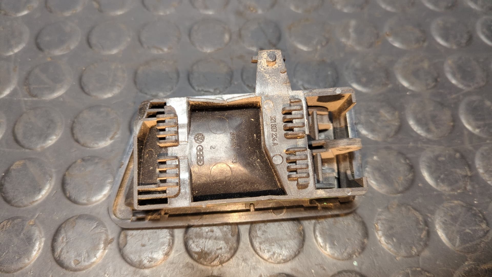 Recambio de MANETA INTERIOR DELANTERA DERECHA para VOLKSWAGEN POLO (867/871/873) Básico / C Berlina GL referencia OEM IAM 321837236A - VERDE 3