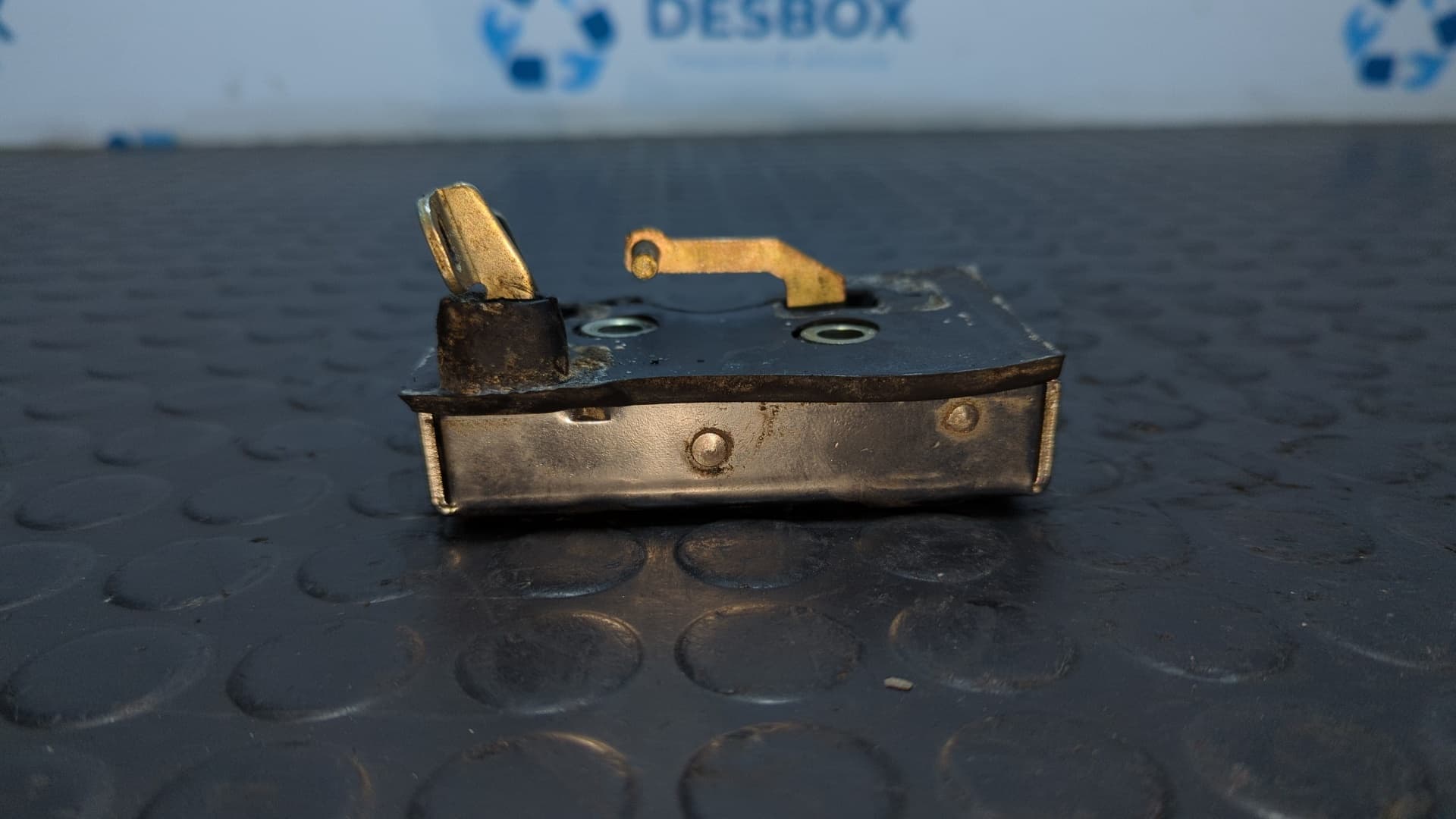 Recambio de CERRADURA PUERTA DELANTERA DERECHA para AUDI COUPE (8B3) referencia OEM IAM 895837016B 3