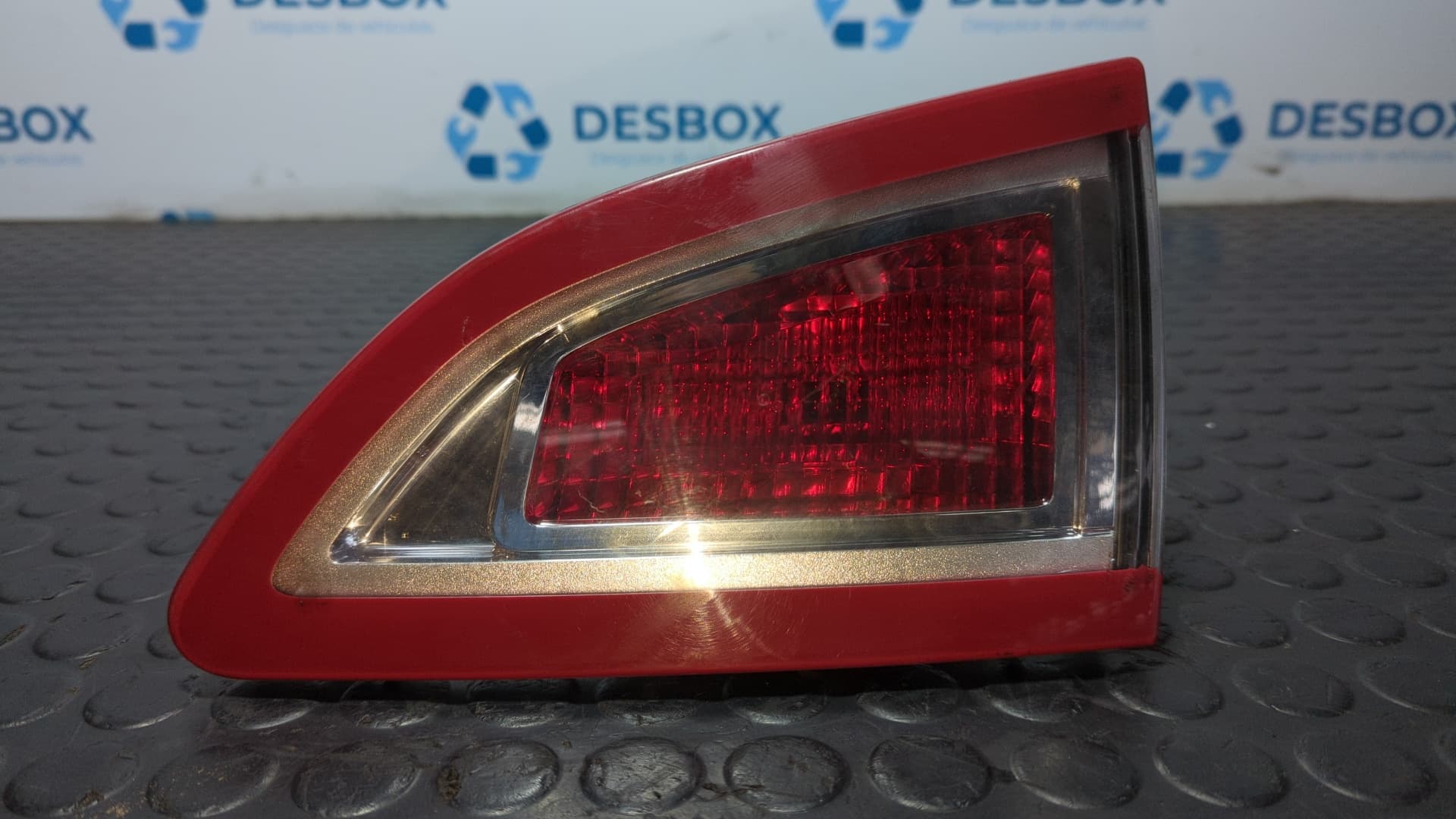 Recambio de PILOTO PORTON DERECHO para RENAULT SCENIC III Emotion K9K F8 referencia OEM IAM 265550018R - BLANCO