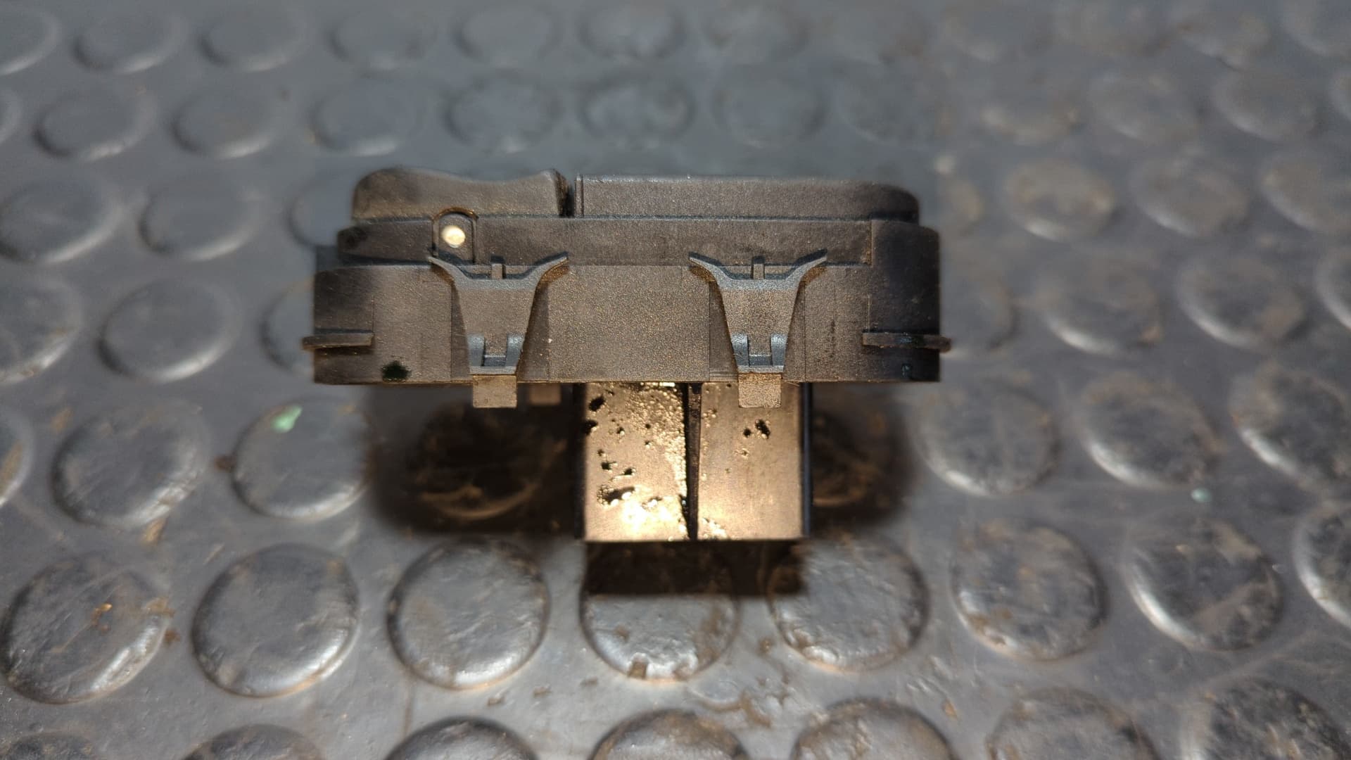 Recambio de MANDO ELEVALUNAS DELANTERO IZQUIERDO para FORD FOCUS BERLINA (CAK) Ghia FFDA referencia OEM IAM YS4T14529AA - GRIS 4