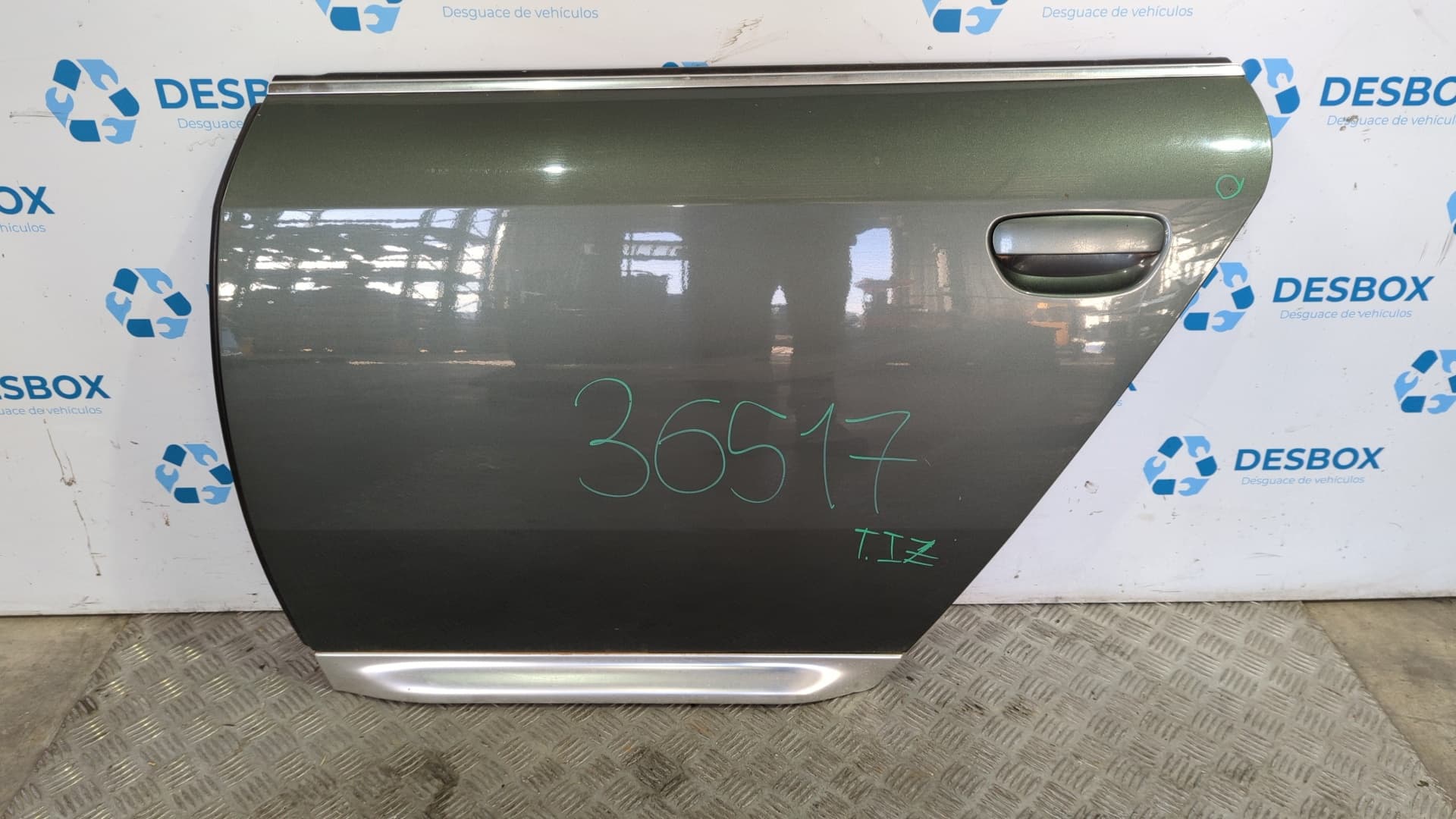 Recambio de PUERTA TRASERA IZQUIERDA para AUDI ALLROAD QUATTRO (4B5) AKE - GRIS