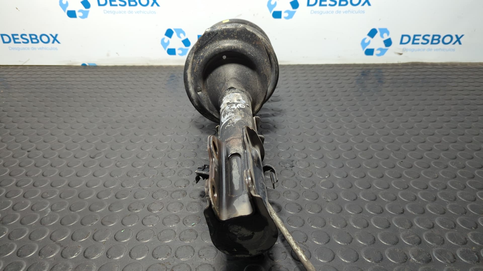 Recambio de AMORTIGUADOR DELANTERO DERECHO para MERCEDES-BENZ VITO CAJA CERRADA 6.03 -> 109  CDI  Compacto  (639.601) 646983 referencia OEM IAM A6393203613 - BLANCO 3