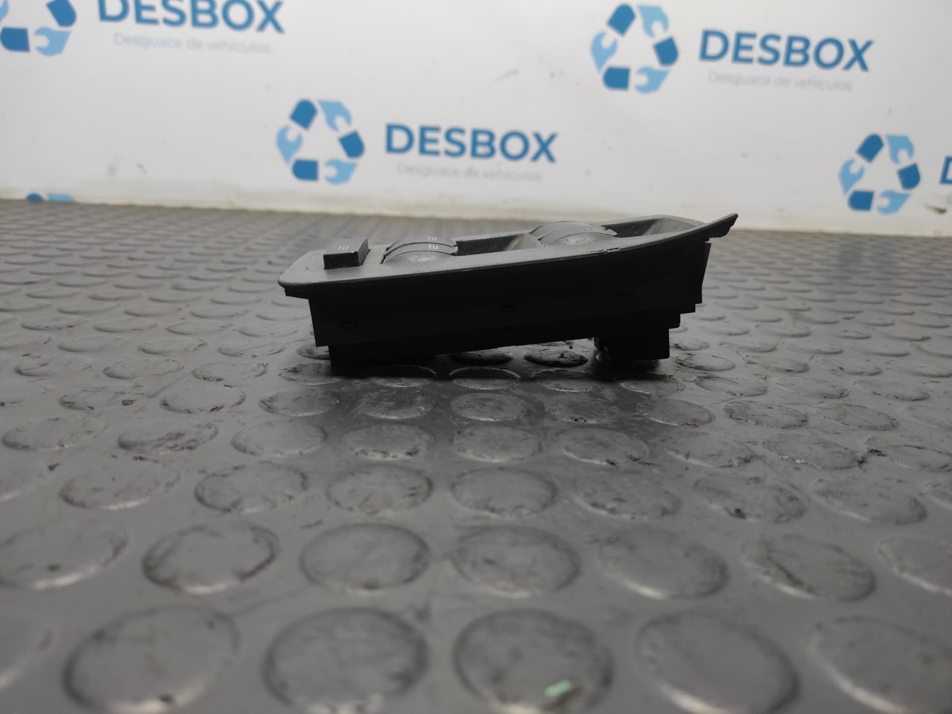 Recambio de MANDO ELEVALUNAS DELANTERO IZQUIERDO para AUDI ALLROAD QUATTRO (4B5) 2.5 TDI (132kW) AKE referencia OEM IAM 4B0959851 - GRIS 3