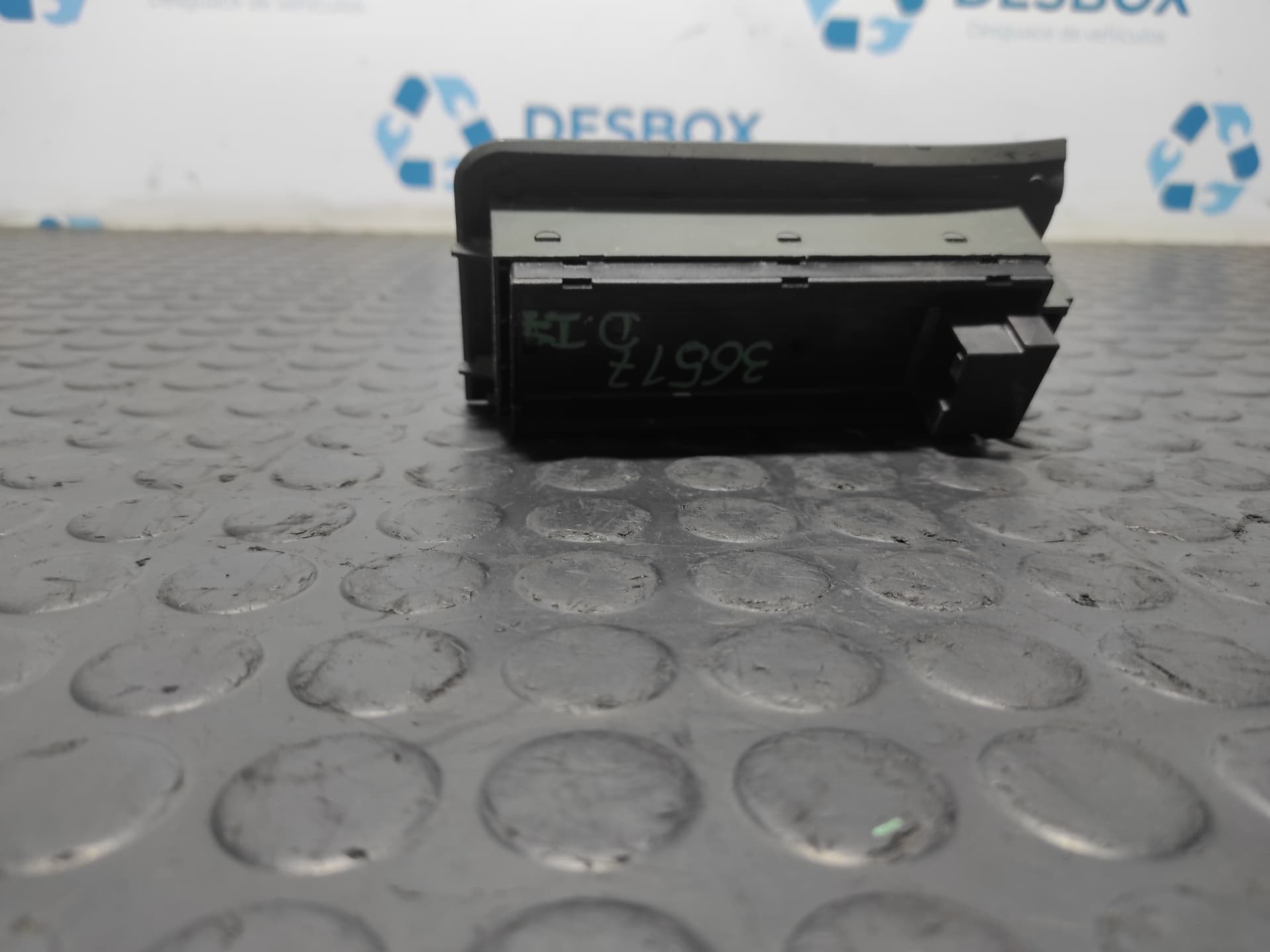 Recambio de MANDO ELEVALUNAS DELANTERO IZQUIERDO para AUDI ALLROAD QUATTRO (4B5) 2.5 TDI (132kW) AKE referencia OEM IAM 4B0959851 - GRIS 2