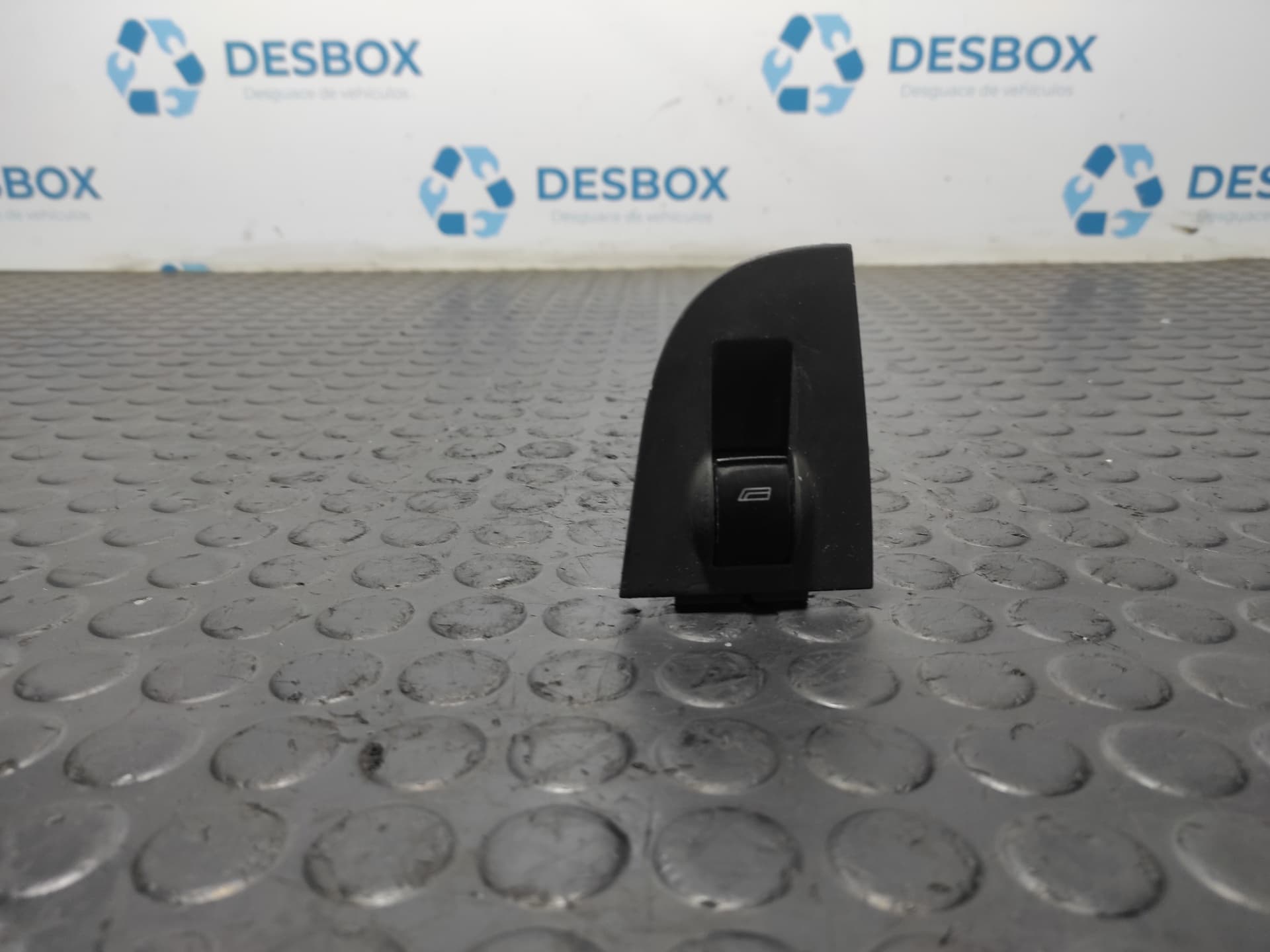 Recambio de MANDO ELEVALUNAS DELANTERO DERECHO para AUDI ALLROAD QUATTRO (4B5) 2.5 TDI (132kW) AKE referencia OEM IAM 4B0959855 - GRIS 3