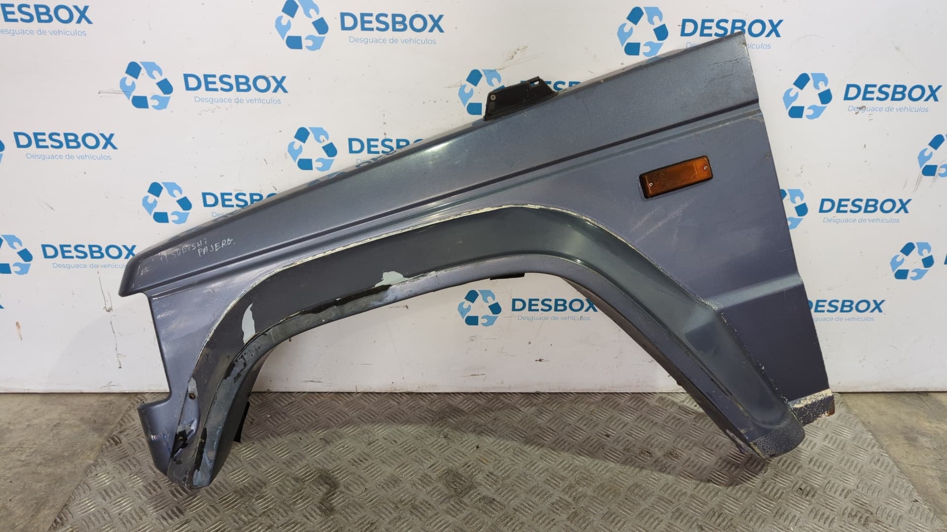 Recambio de ALETA DELANTERA IZQUIERDA para MITSUBISHI PAJERO 2.5