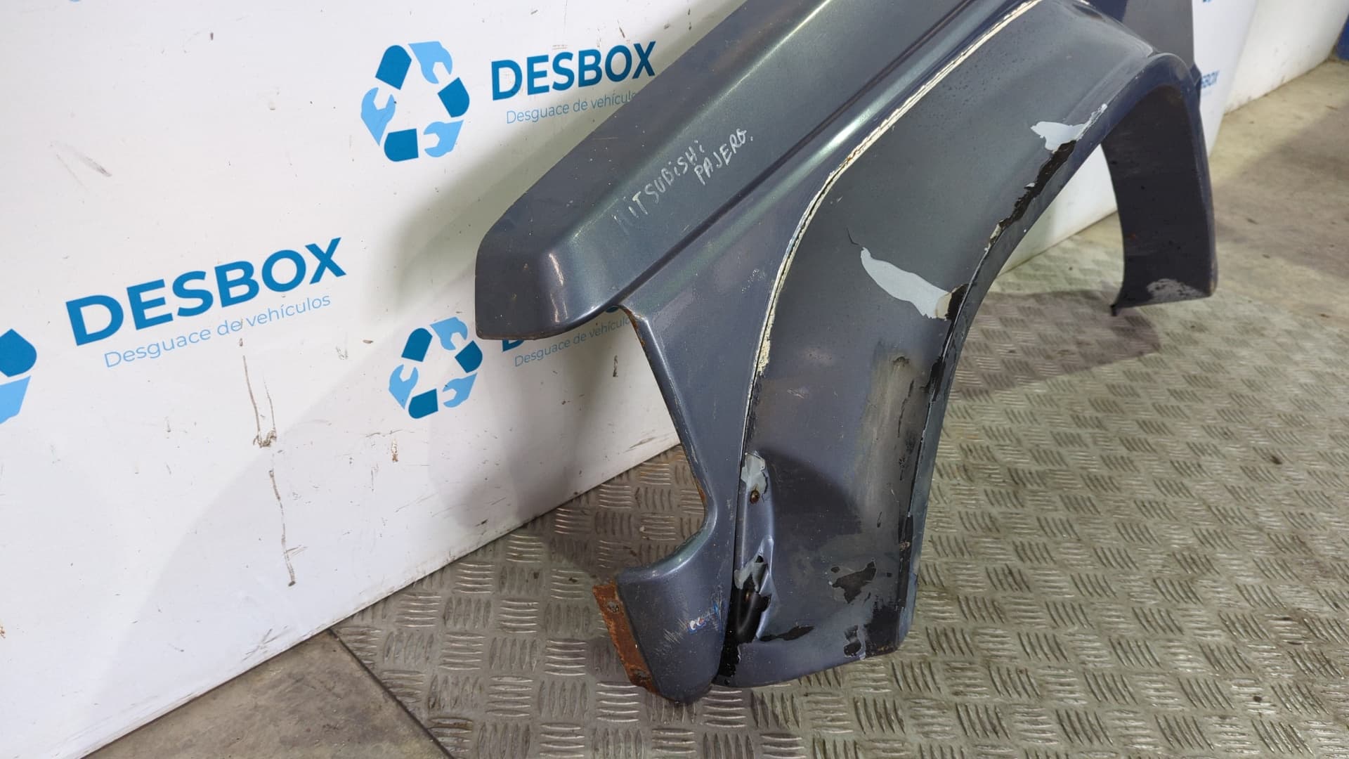 Recambio de ALETA DELANTERA IZQUIERDA para MITSUBISHI PAJERO 2.5 6